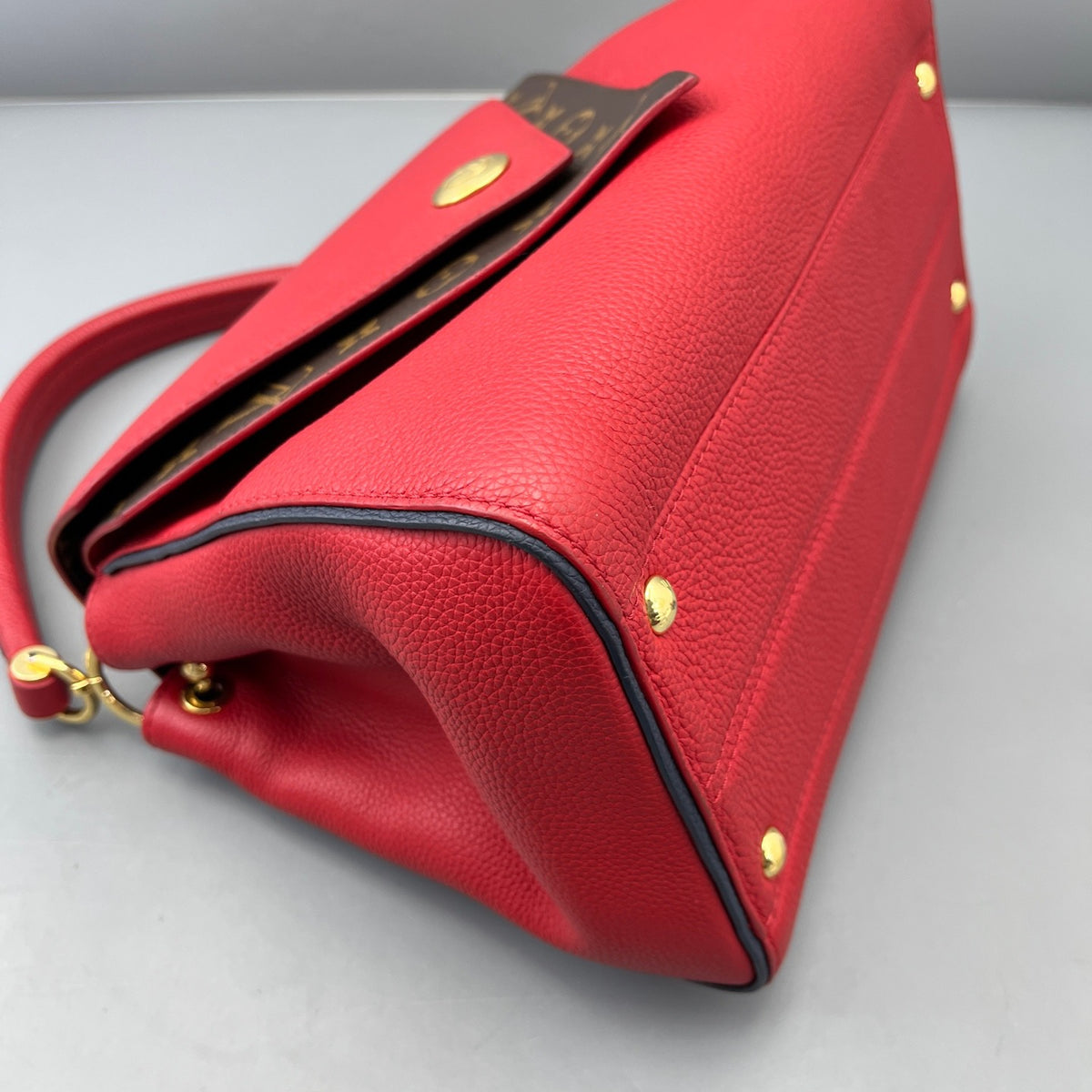 Louis Vuitton - Double V - Leather - Red - (medium)