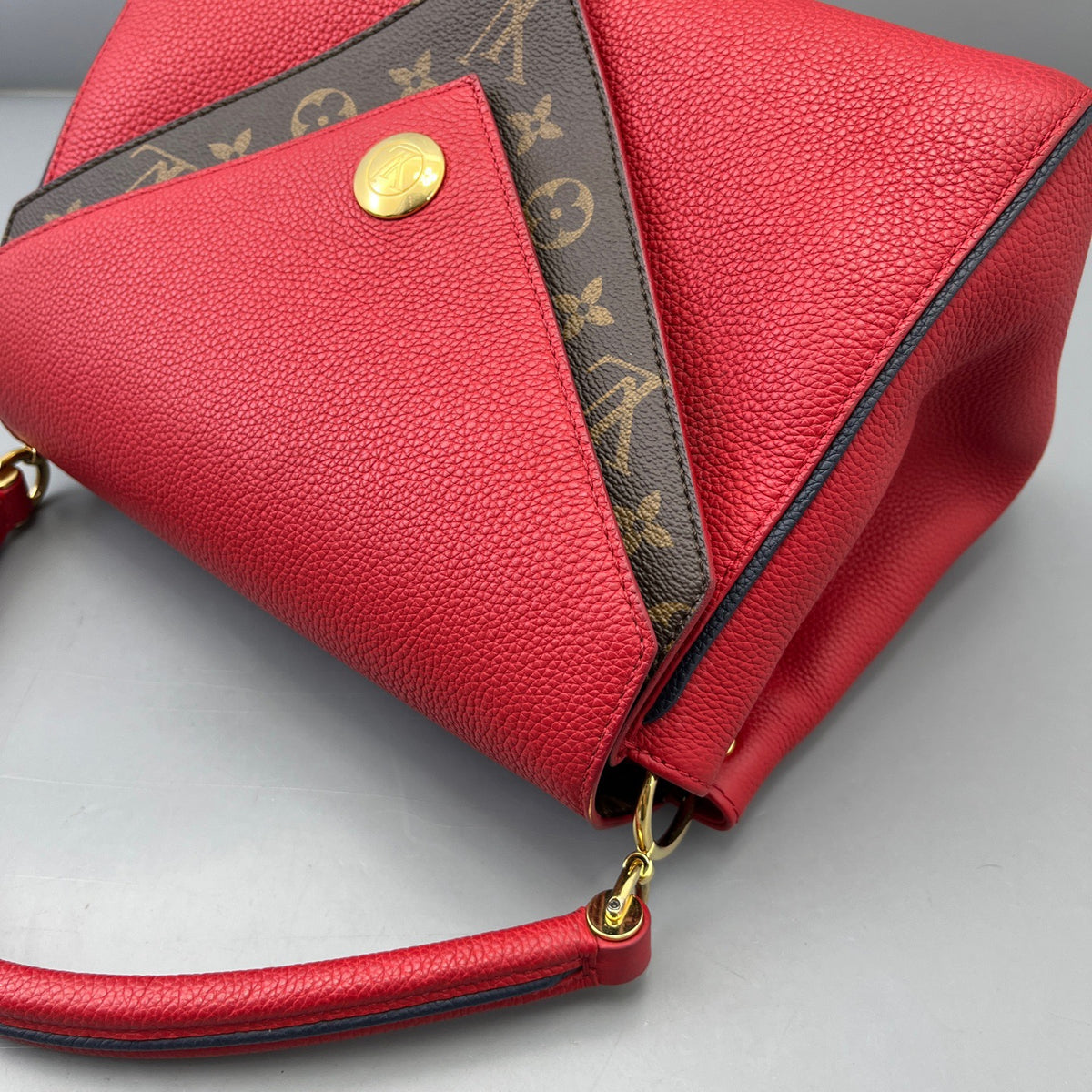 Louis Vuitton - Double V - Leather - Red - (medium)