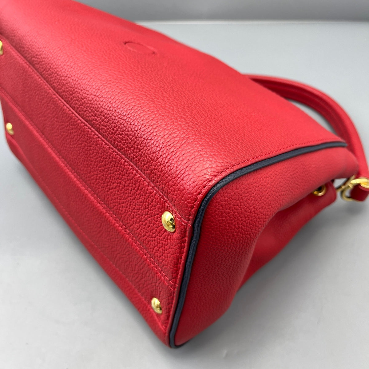 Louis Vuitton - Double V - Leather - Red - (medium)