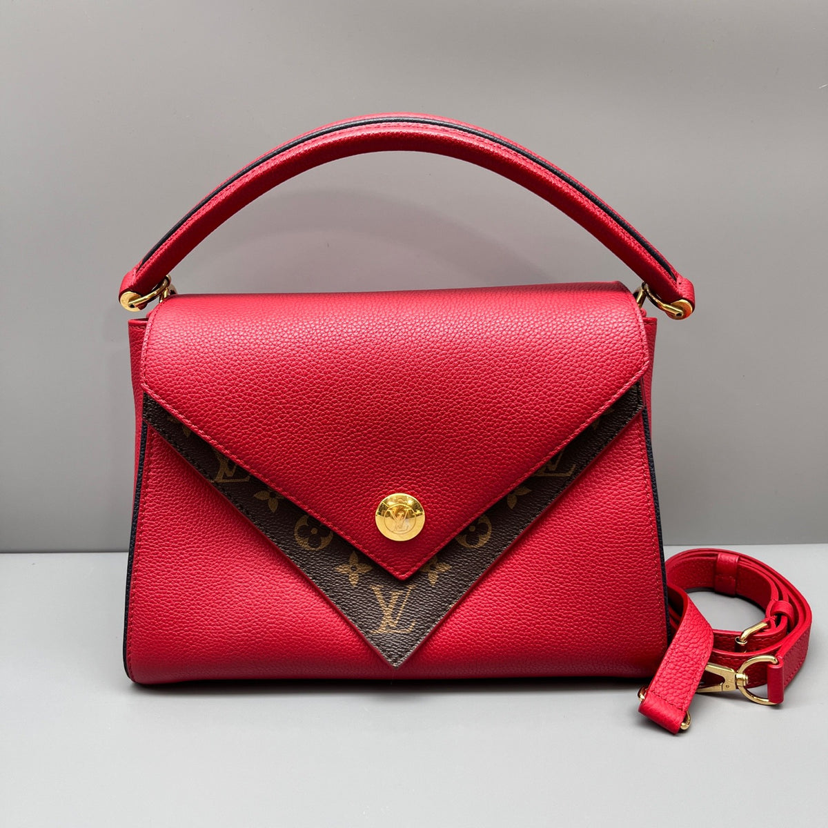 Louis Vuitton - Double V Messenger Bag - Leather - Red - (medium)