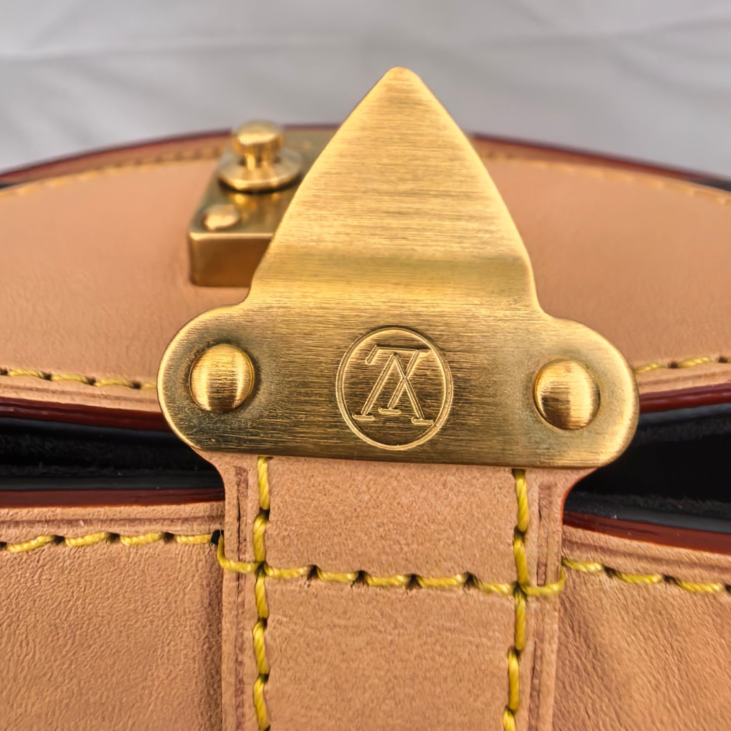 Louis Vuitton - Duffle - Leather - Brown - (small)