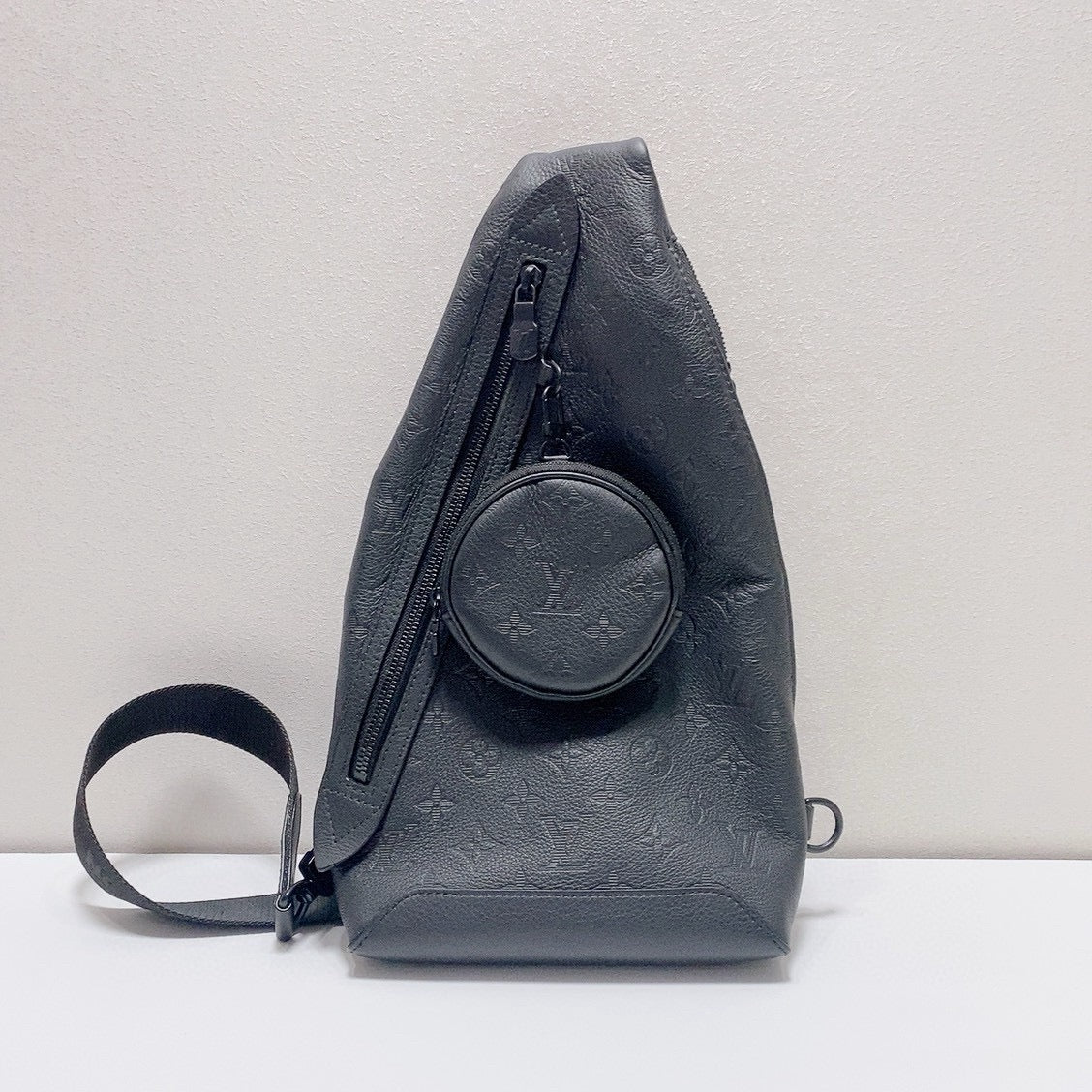 Louis Vuitton - Duo Slingbag - Leather - Black - (medium)