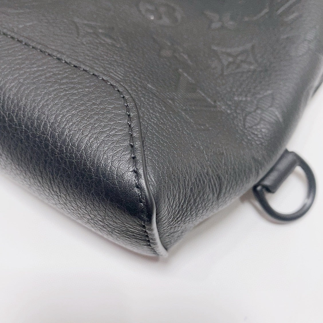 Louis Vuitton - Duo Slingbag - Leather - Black - (medium)
