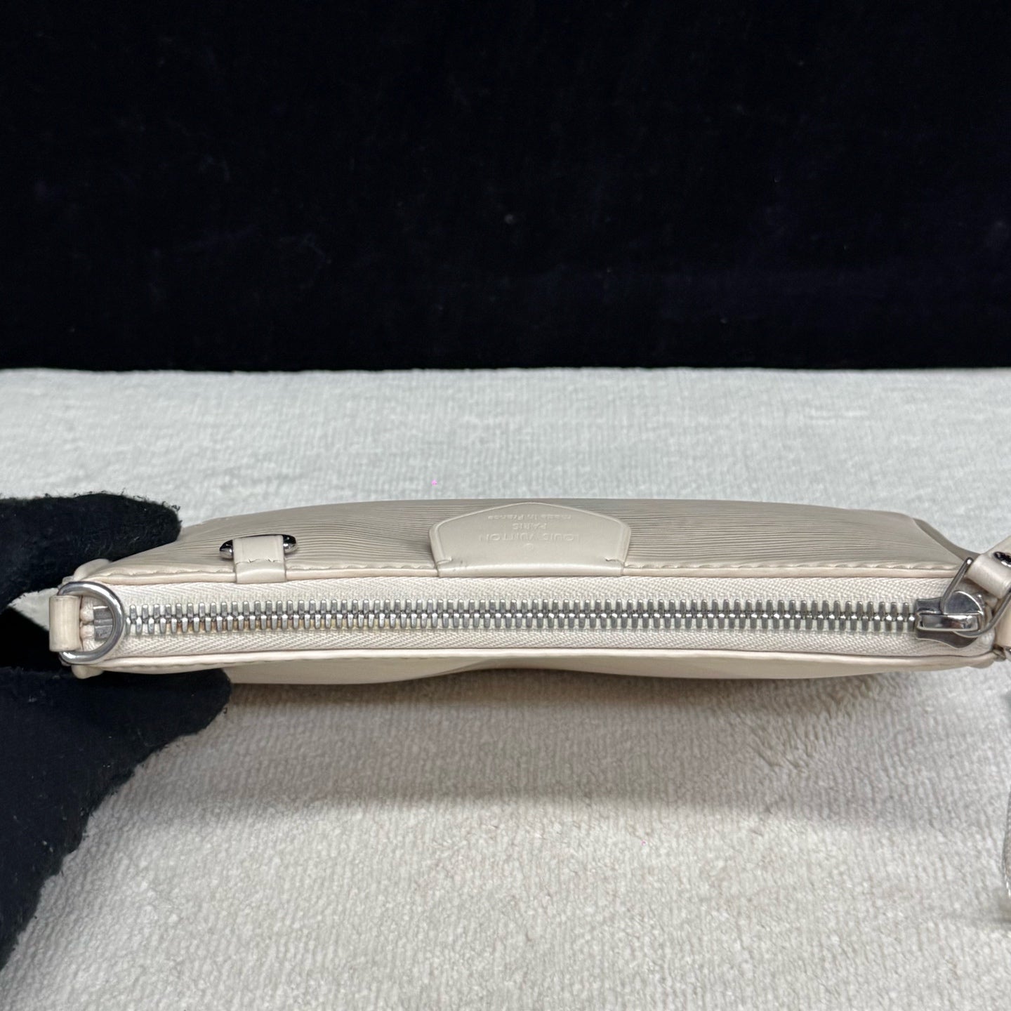 Louis Vuitton - Easy - Leather - Beige - (mini)