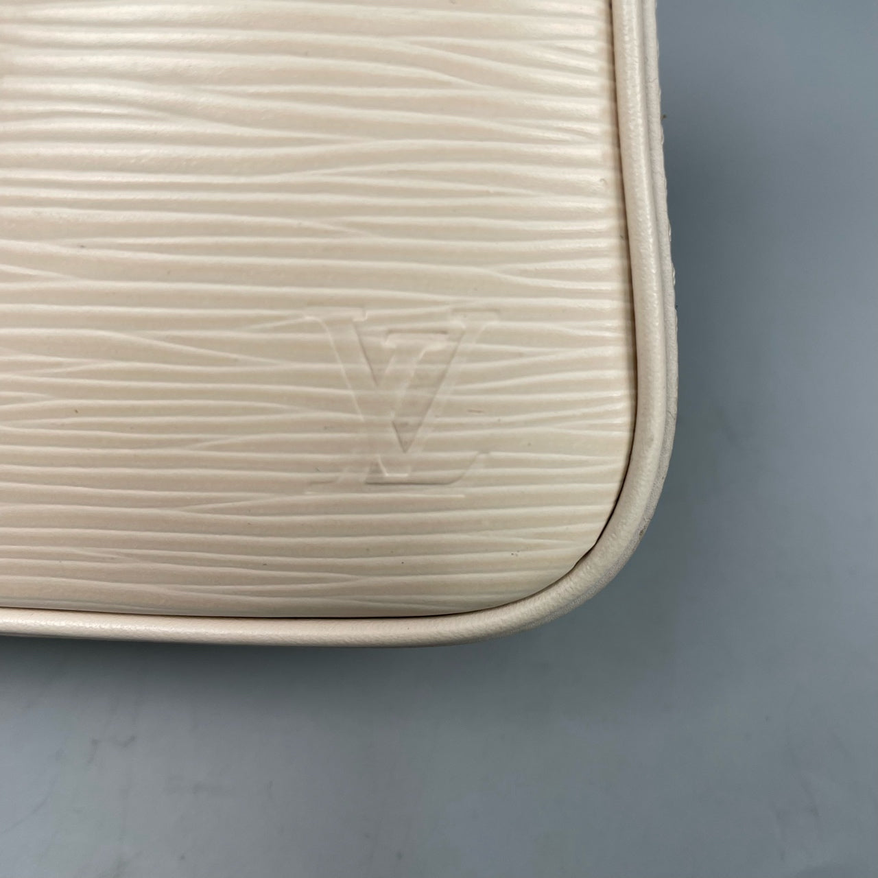 Louis Vuitton - Easy - Leather - Beige - (mini)