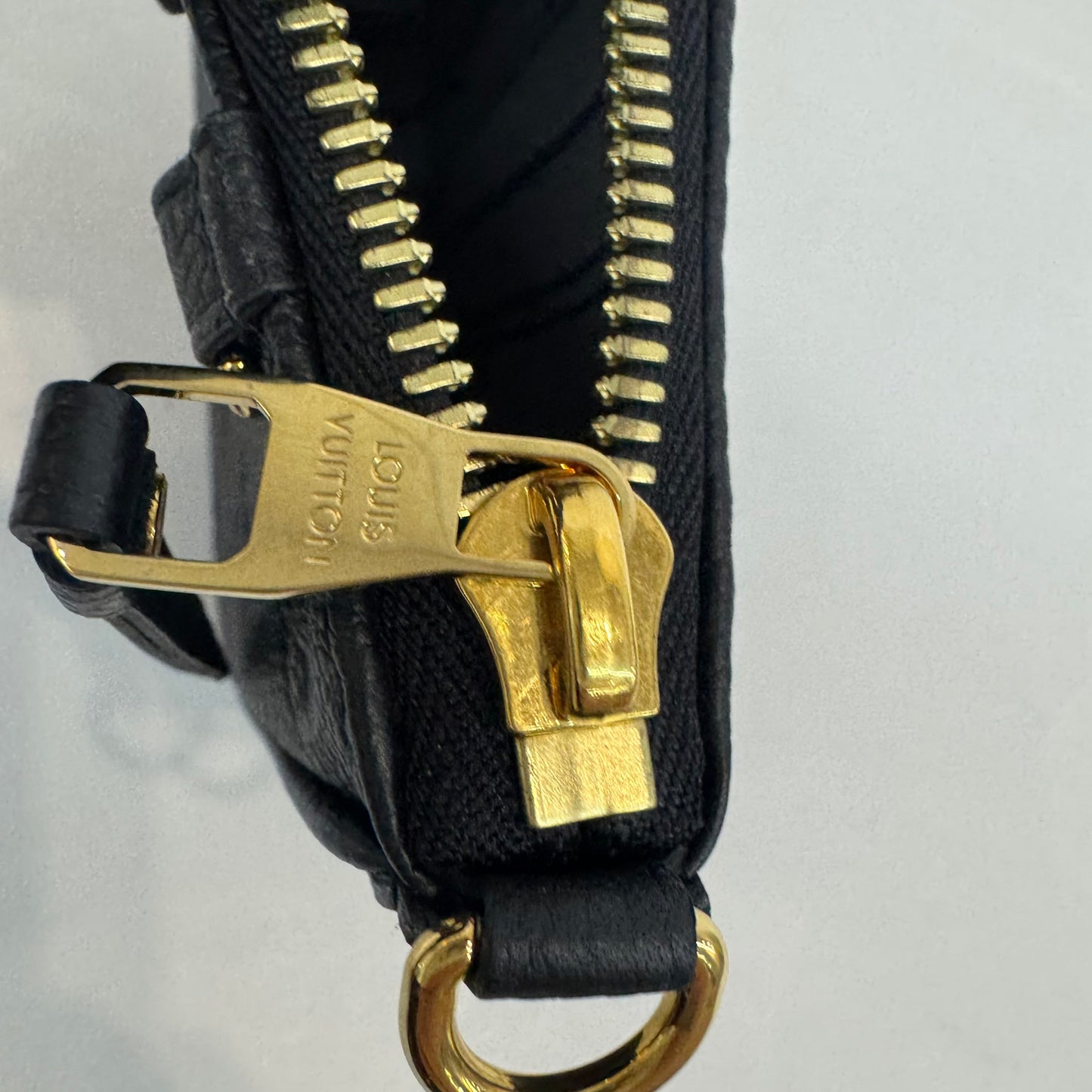 Louis Vuitton - Easy Pouch on Strap - Leather - Black - (mini)