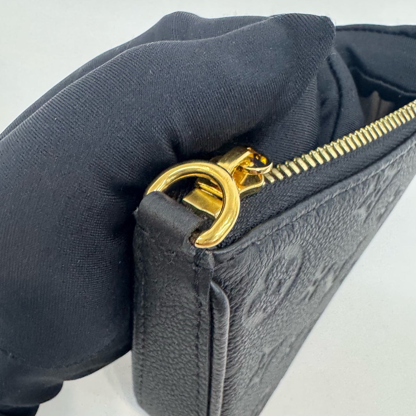 Louis Vuitton - Easy Pouch on Strap - Leather - Black - (mini)