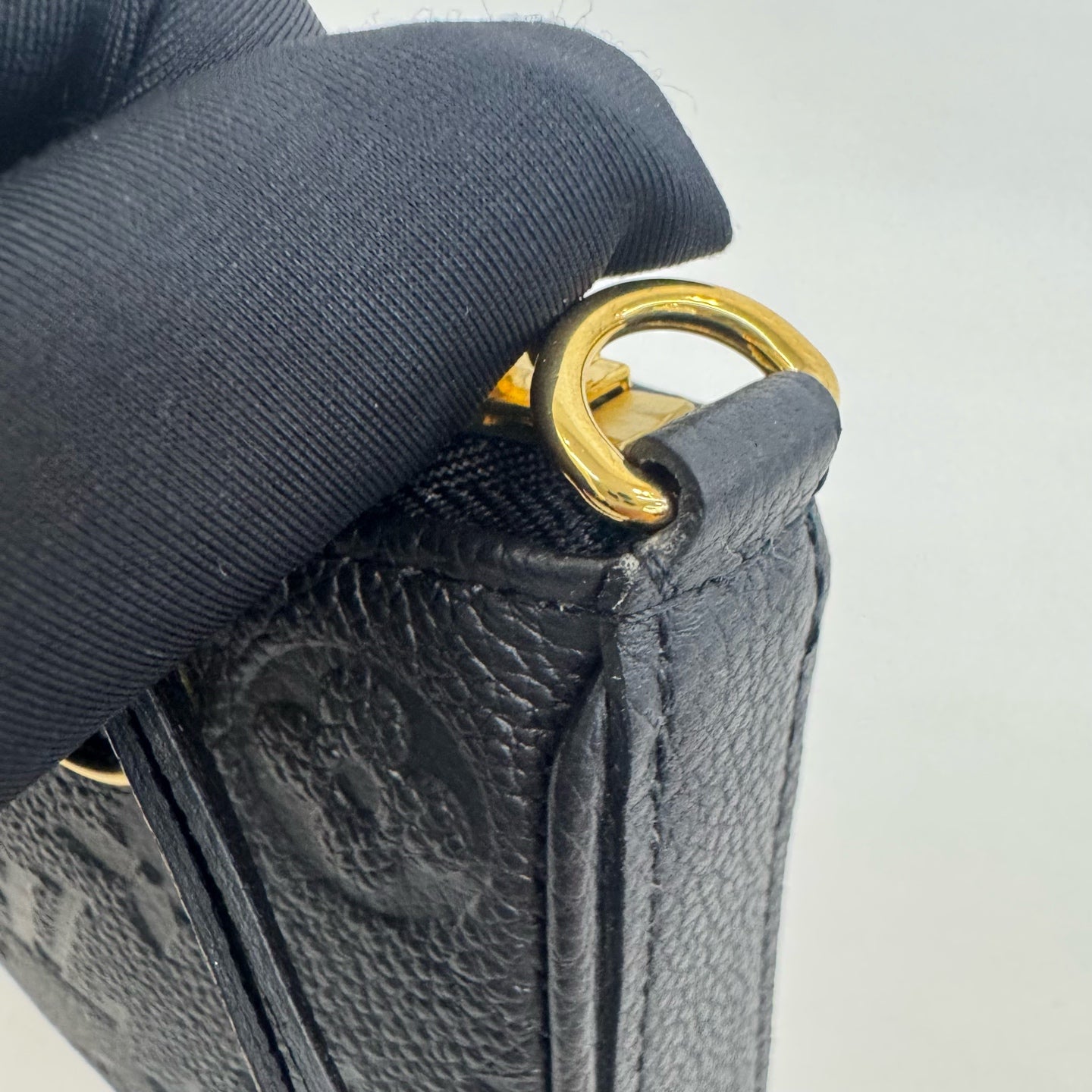 Louis Vuitton - Easy Pouch on Strap - Leather - Black - (mini)