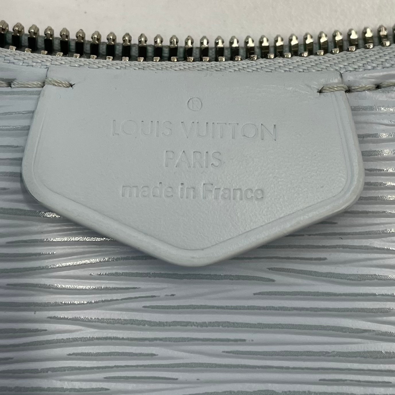 Louis Vuitton - Easy Pouch on Strap - Leather - Blue - (mini)