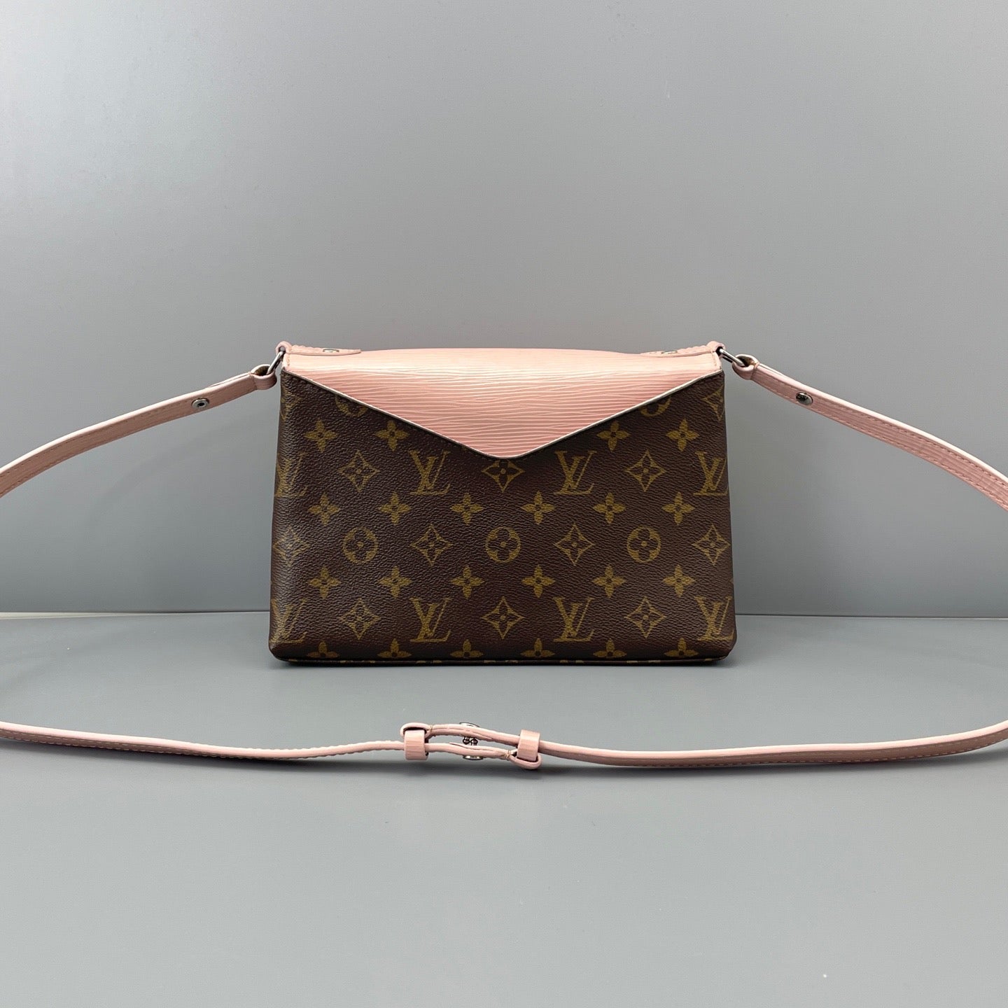 Louis Vuitton - Envelope Bag with Ring Detail - Monogram canvas and Epi leather - Brown and Pink - (Medium)