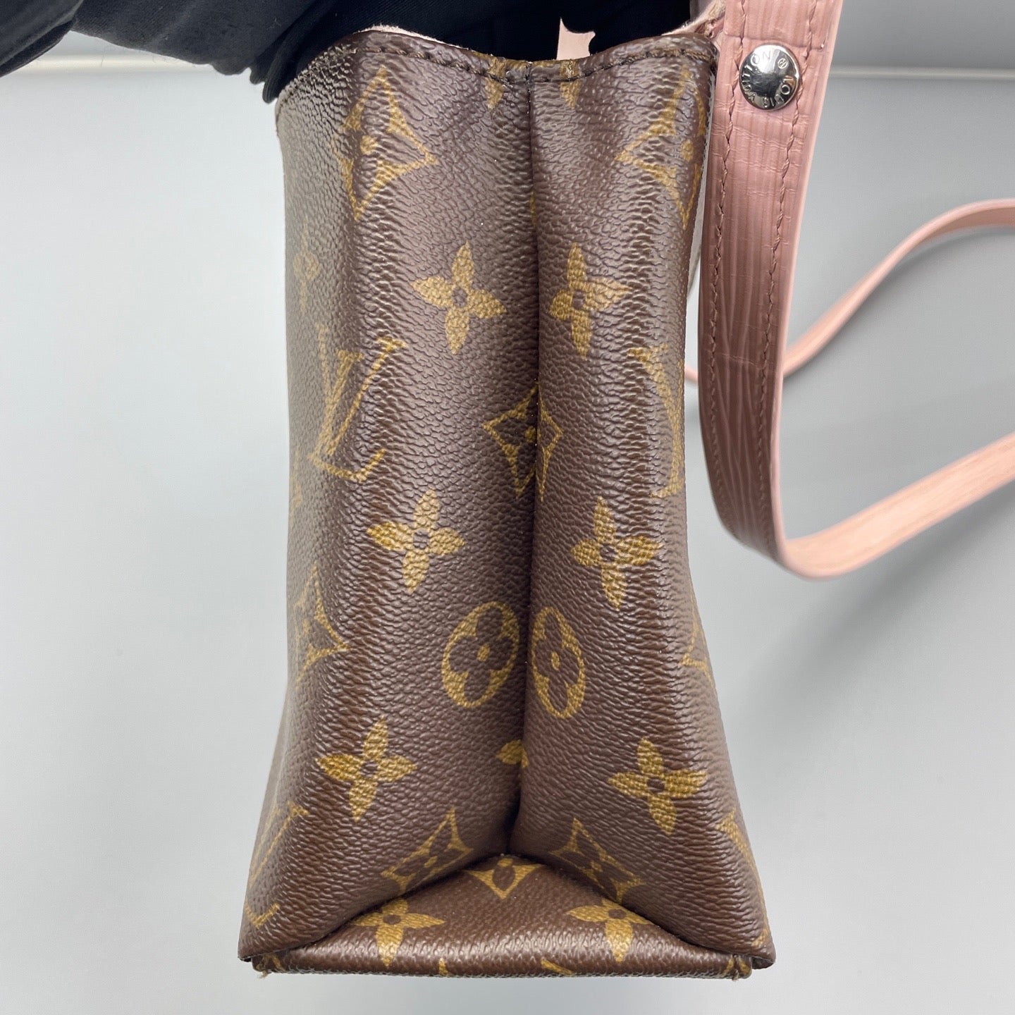 Louis Vuitton - Envelope Bag with Ring Detail - Monogram canvas and Epi leather - Brown and Pink - (Medium)