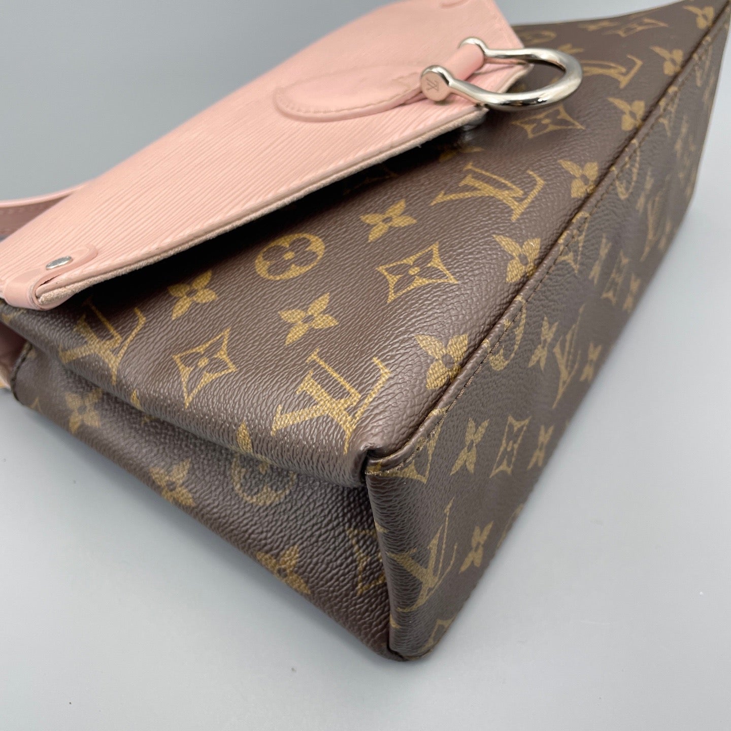 Louis Vuitton - Envelope Bag with Ring Detail - Monogram canvas and Epi leather - Brown and Pink - (Medium)