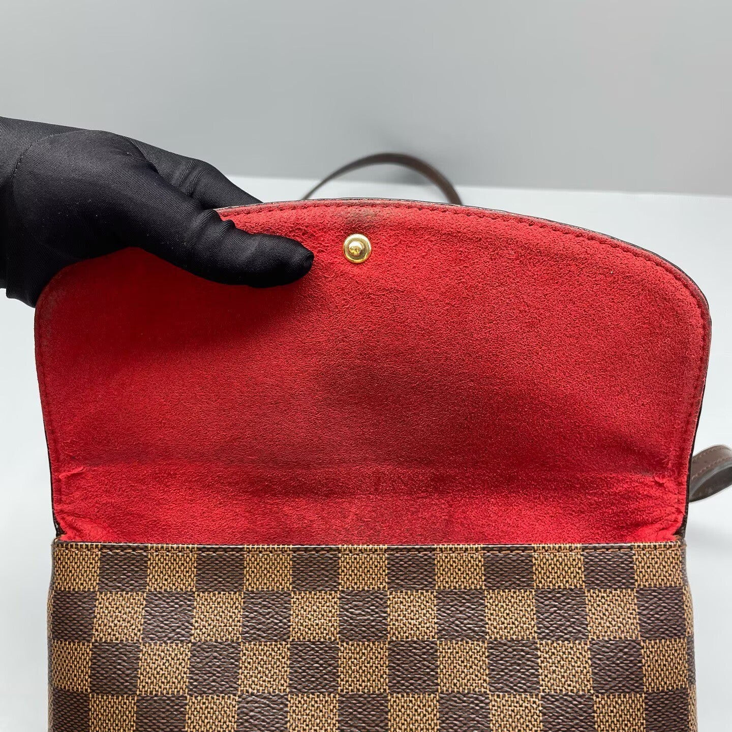 Louis Vuitton - Envelope Crossbody Bag - Damier Ebene coated canvas with leather trim - Brown with red interior lining - (Small)