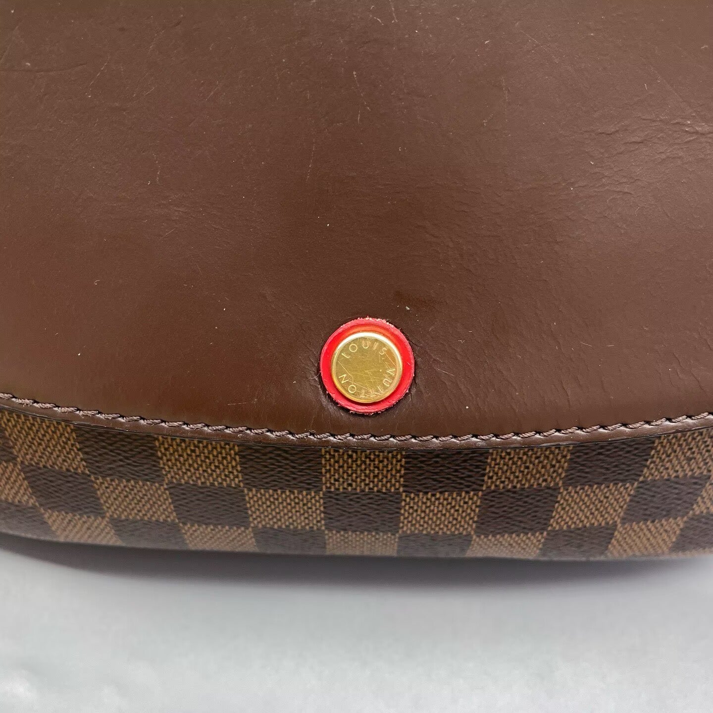 Louis Vuitton - Envelope Crossbody Bag - Damier Ebene coated canvas with leather trim - Brown with red interior lining - (Small)