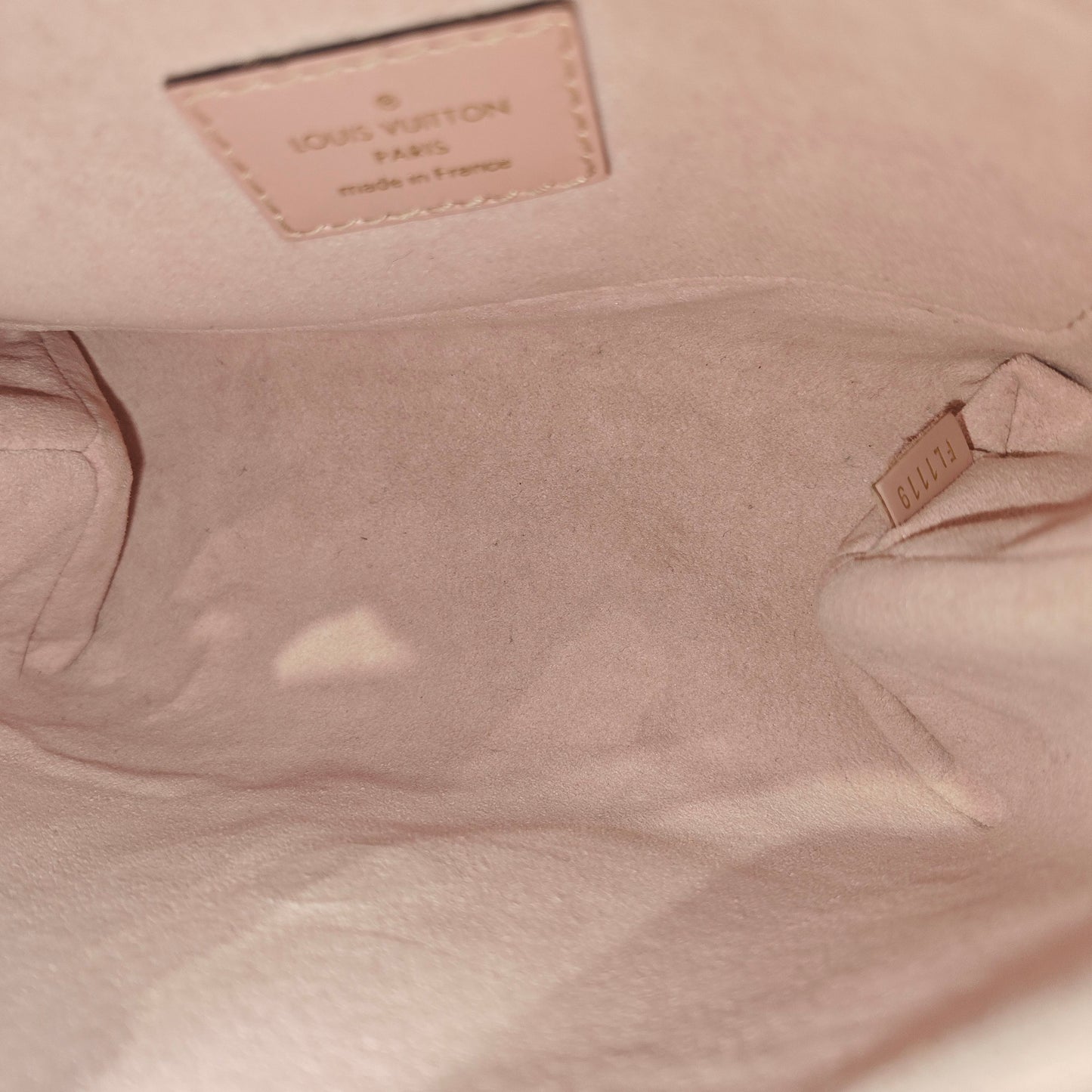 Louis Vuitton - Epi Leather Lock Shoulder Bag - Epi leather - Pink - (small)