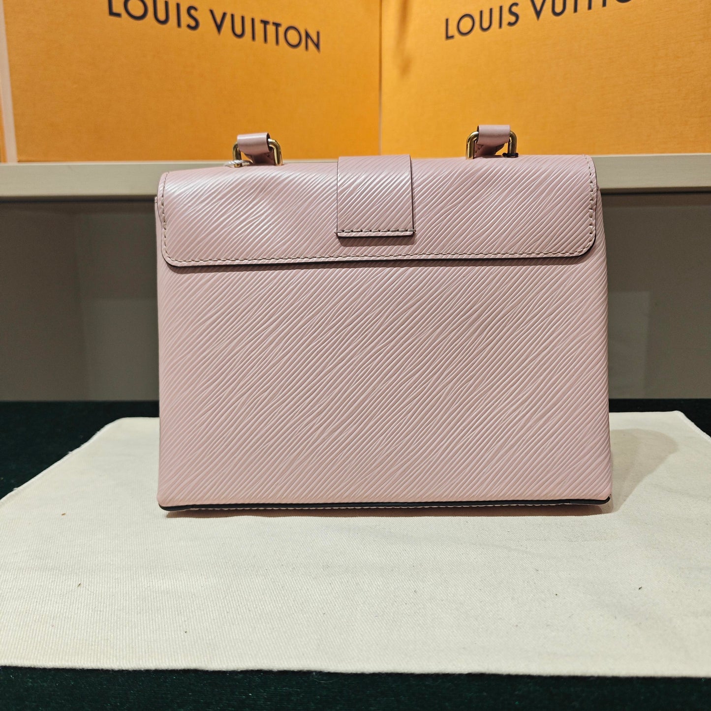 Louis Vuitton - Epi Leather Lock Shoulder Bag - Epi leather - Pink - (small)
