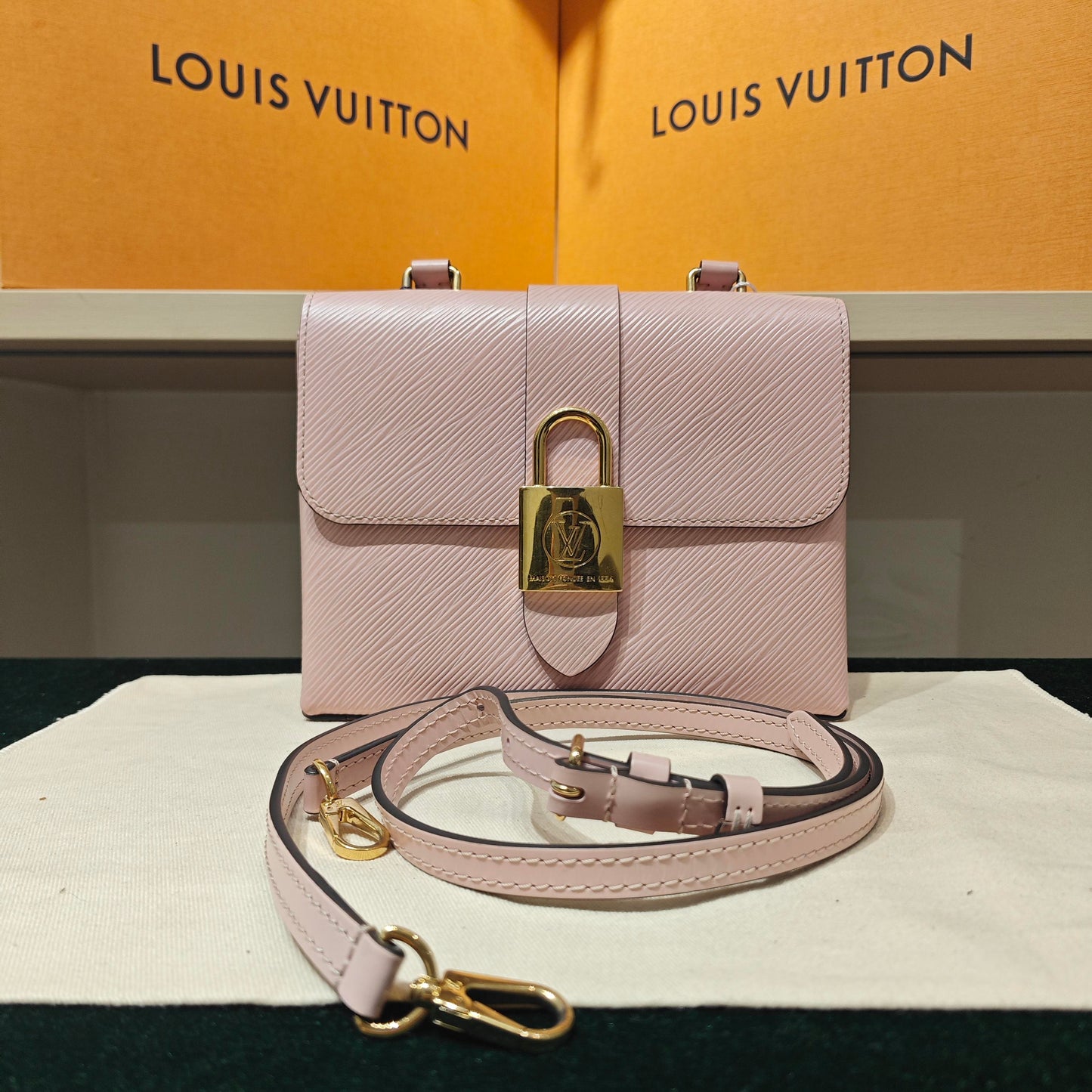 Louis Vuitton - Epi Leather Lock Shoulder Bag - Epi leather - Pink - (small)
