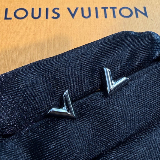 Louis Vuitton - Essential V - Silver-tone finish - Silver