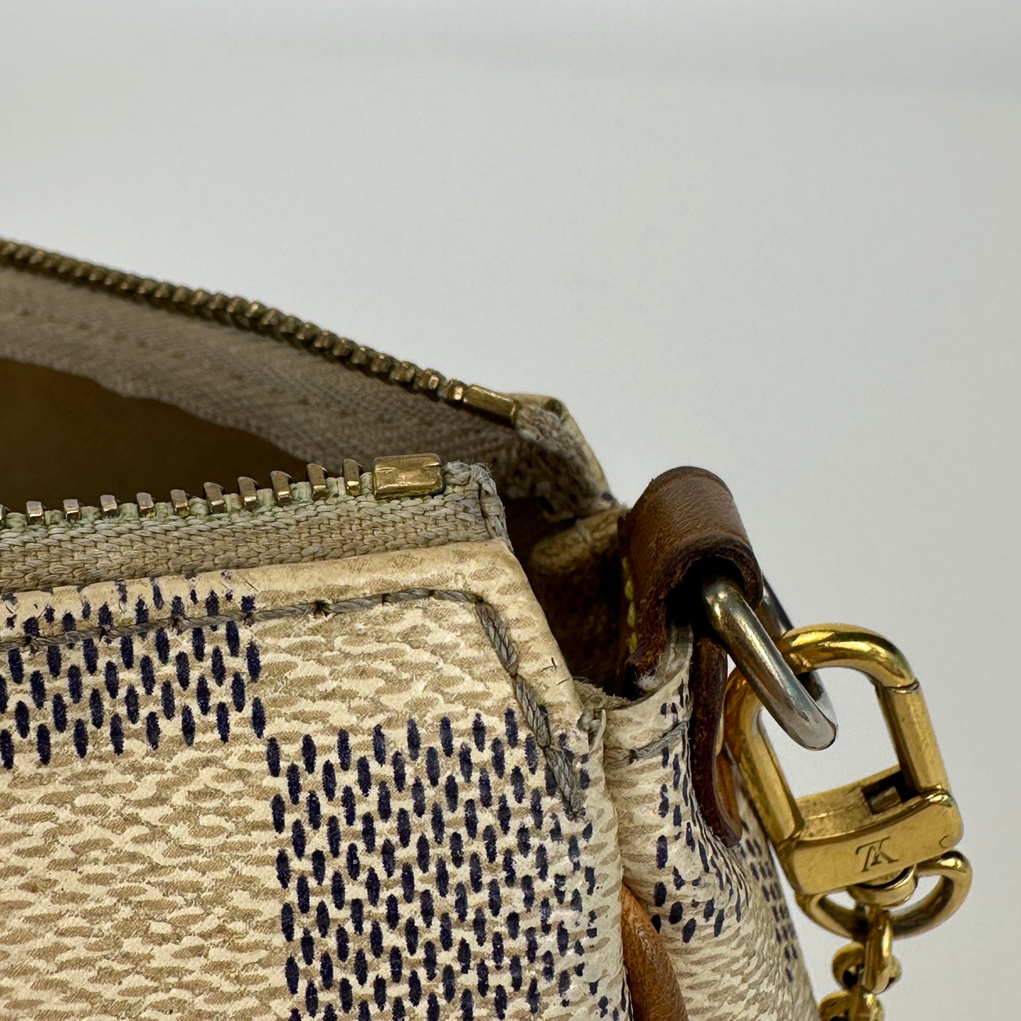 Louis Vuitton - Eva Pouch - Damier Azur coated canvas with natural cowhide leather trim - White - (mini)