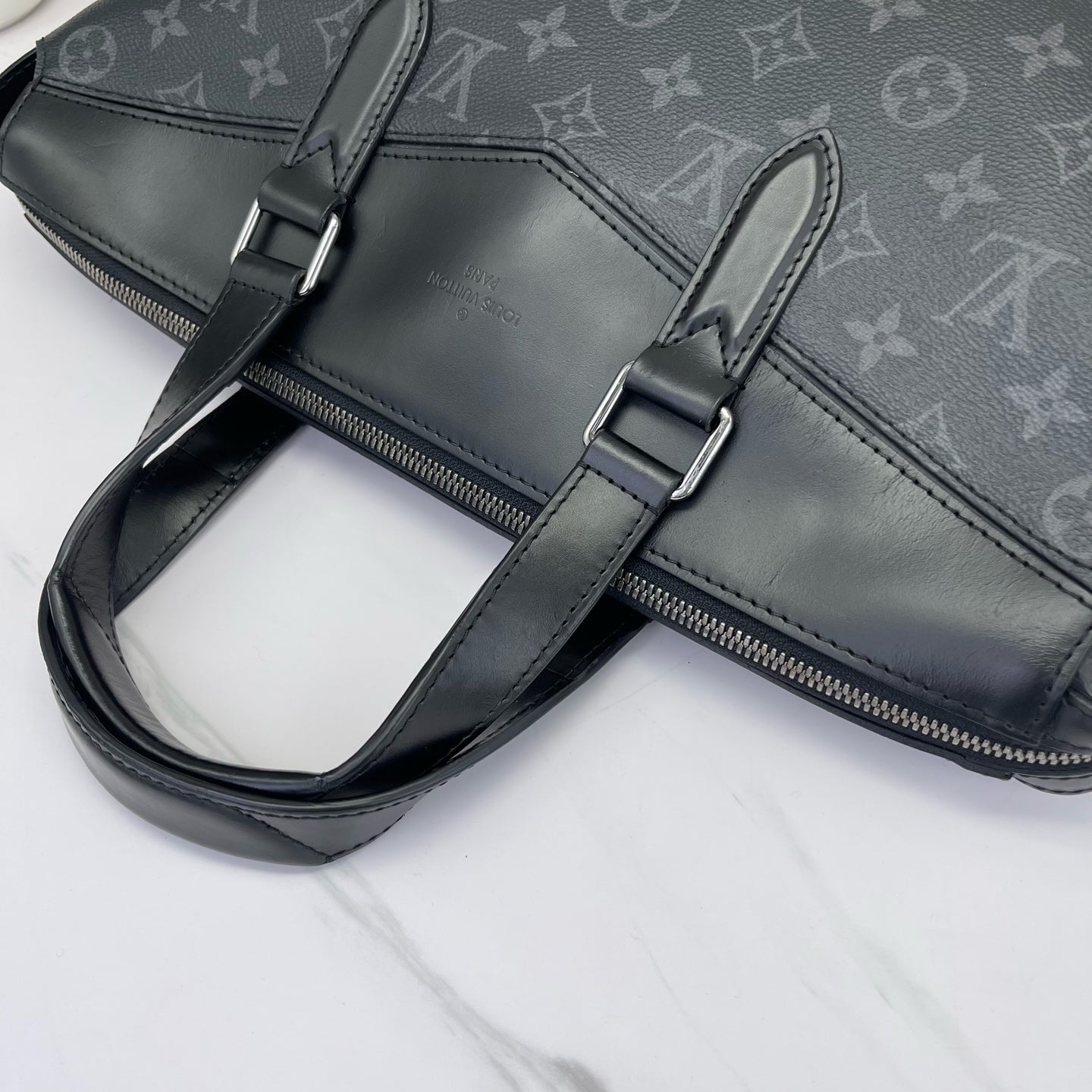 Louis Vuitton - Explorer - Leather - Black - (Large)