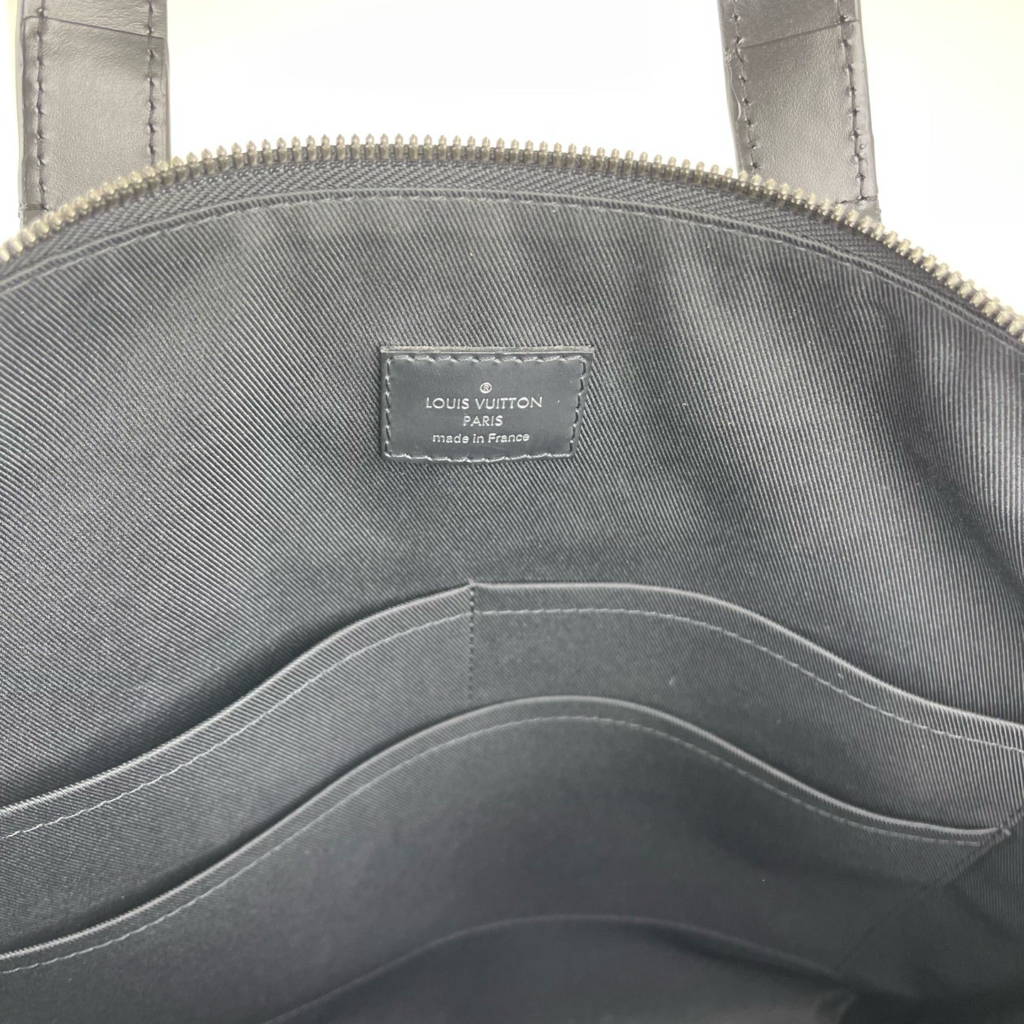Louis Vuitton - Explorer - Leather - Black - (Large)