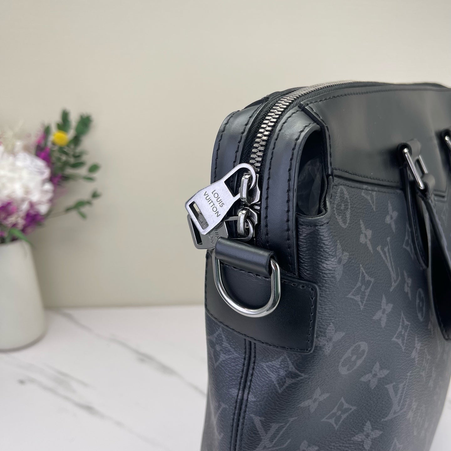 Louis Vuitton - Explorer - Synthetic - Black - (large)