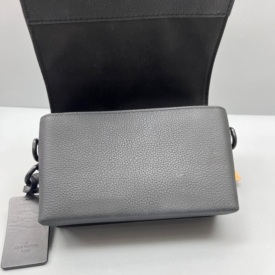 Louis Vuitton - Fastline - Leather - Black - (mini)
