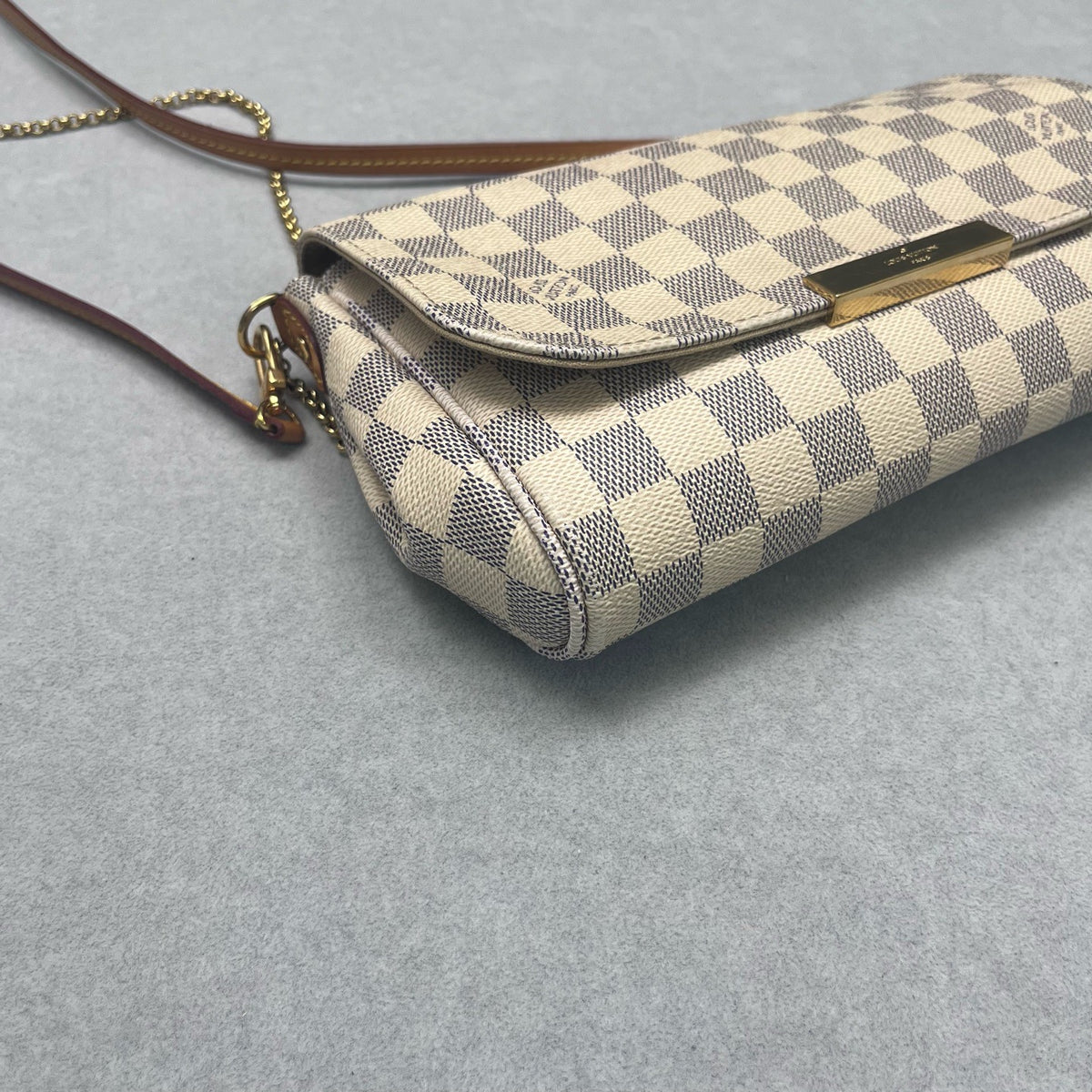 Louis Vuitton - Favorite - Cloth - Beige - (small)