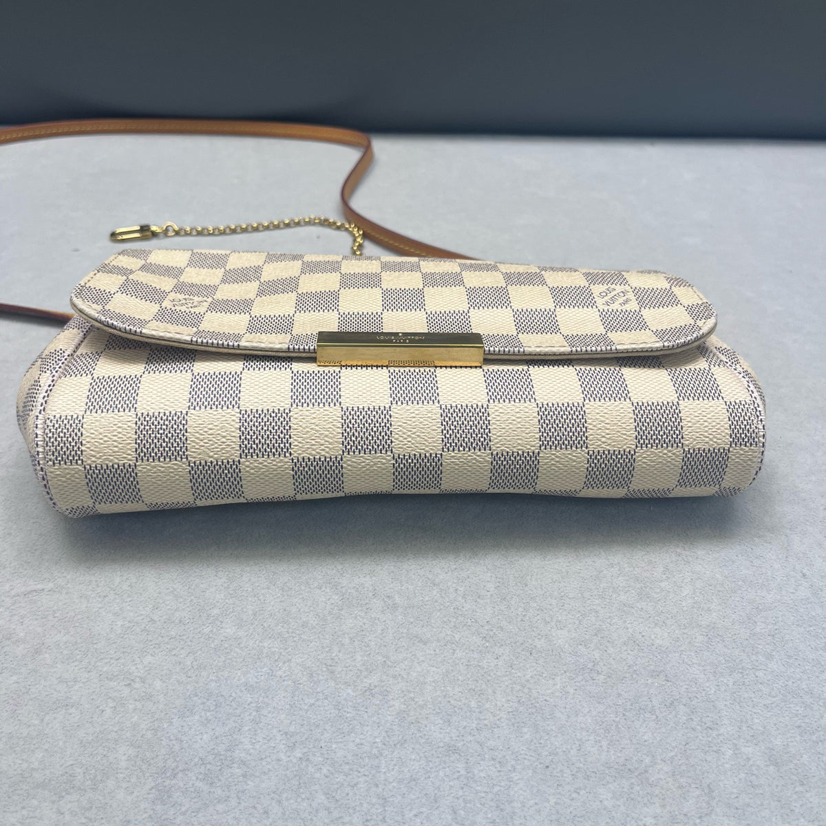 Louis Vuitton - Favorite - Cloth - Beige - (small)