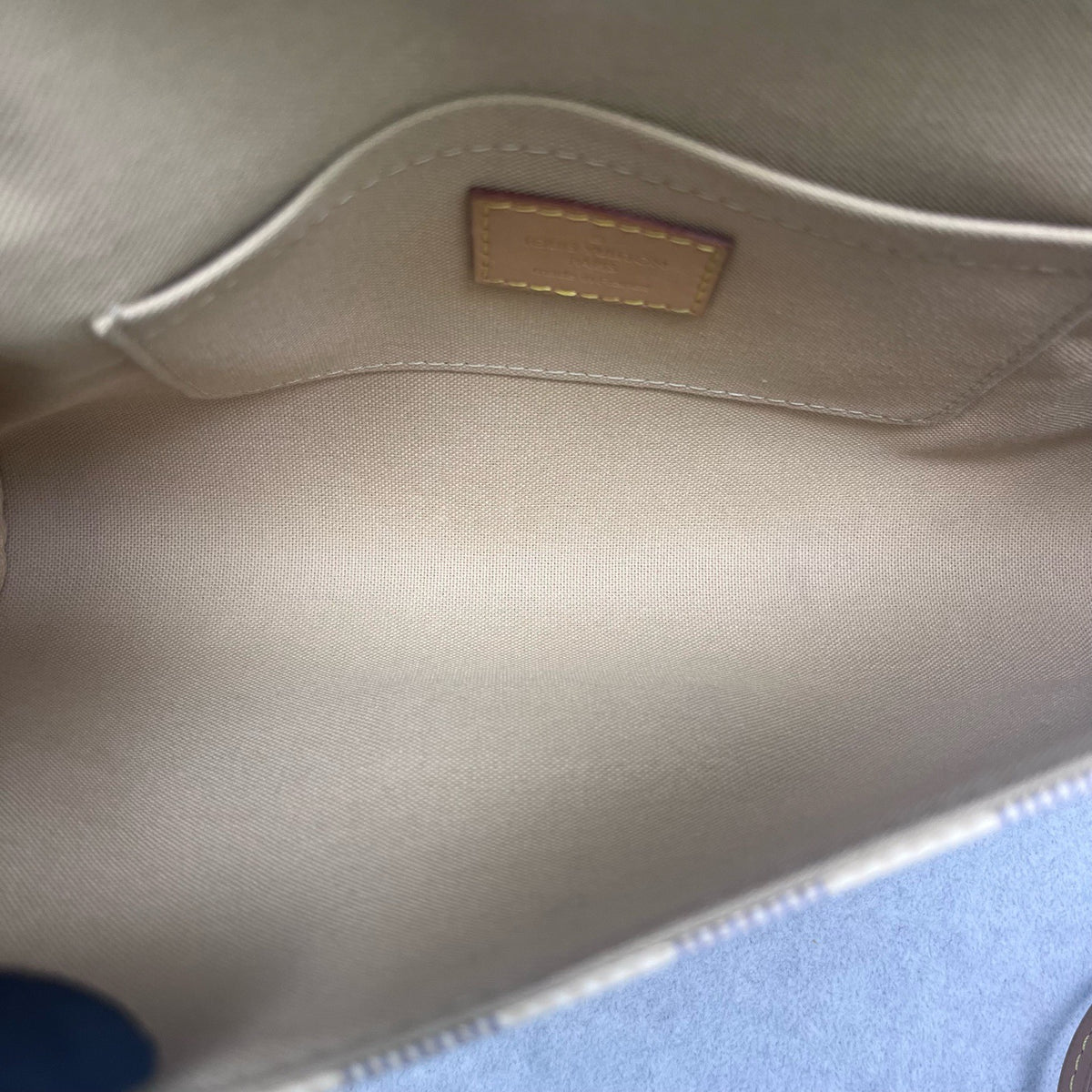 Louis Vuitton - Favorite - Cloth - Beige - (small)