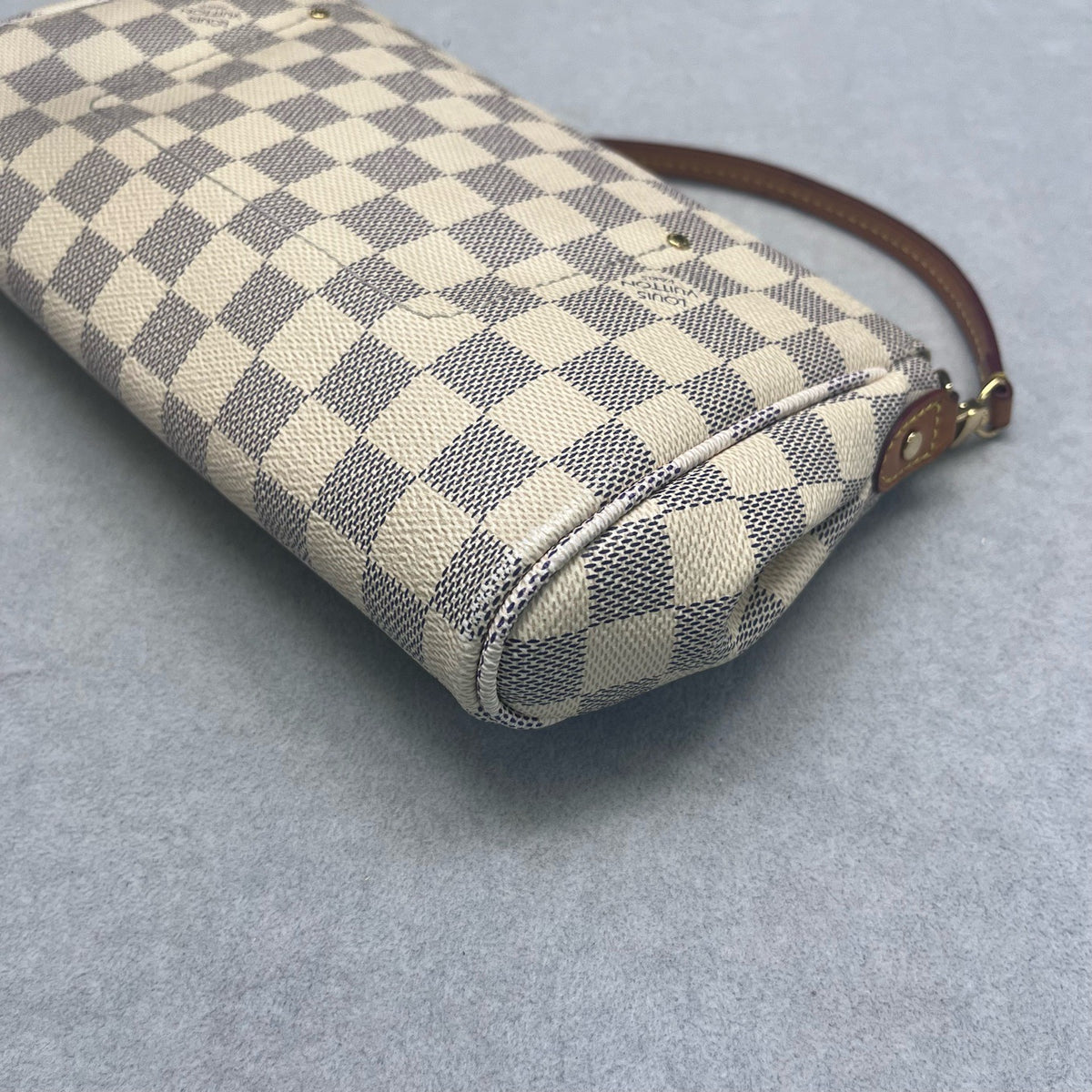 Louis Vuitton - Favorite - Cloth - Beige - (small)