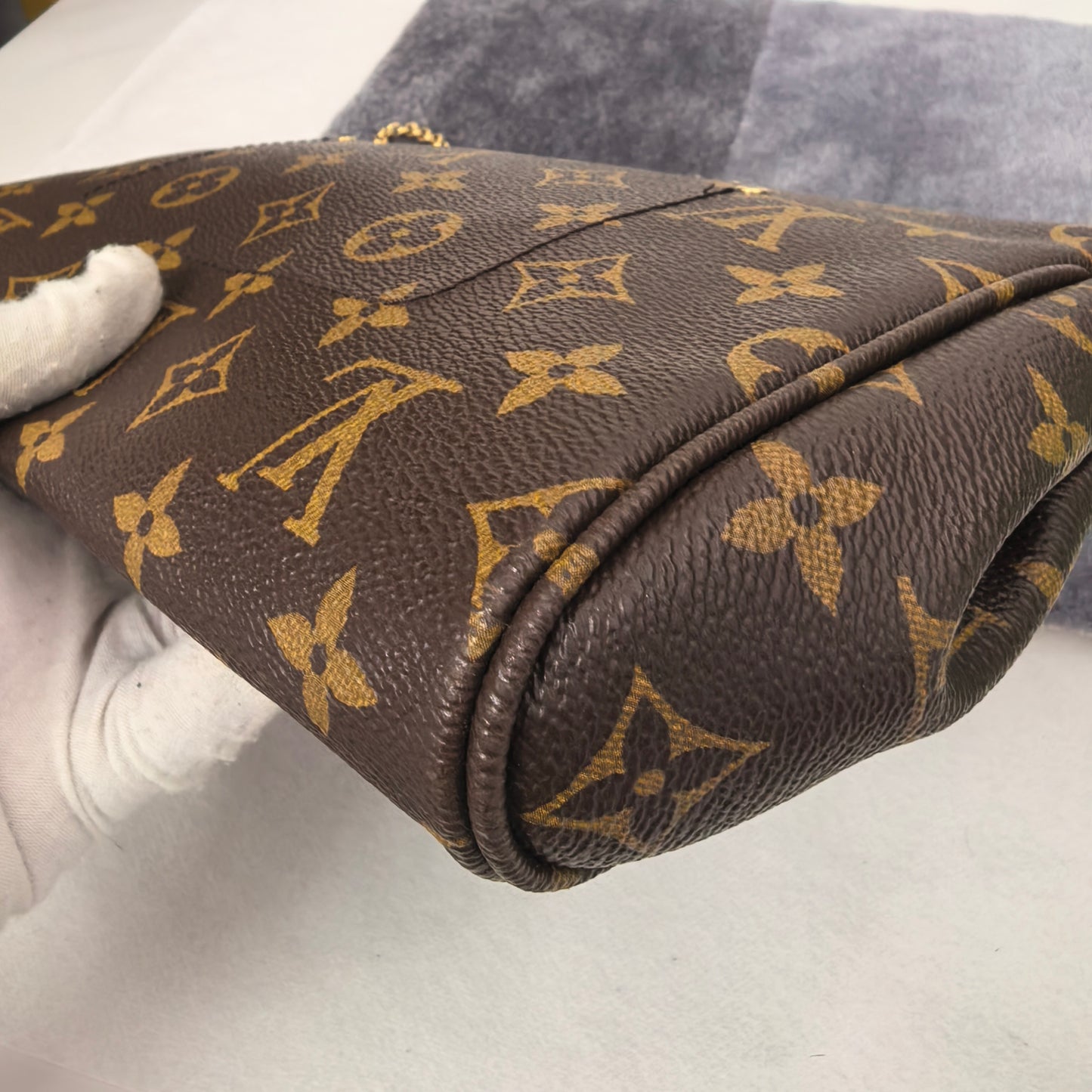 Louis Vuitton - Favorite - Cloth - Brown - (medium)
