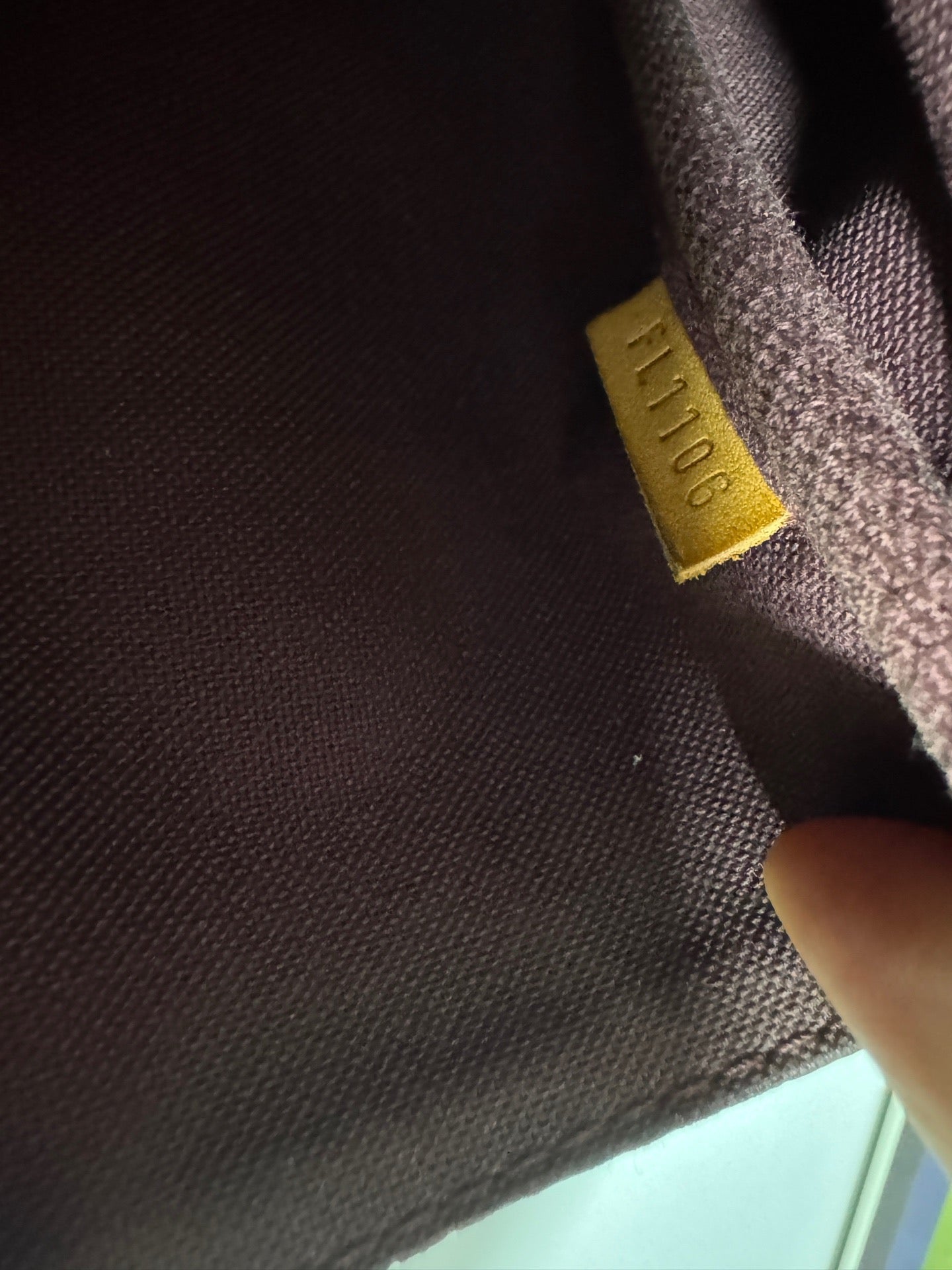 Louis Vuitton - Favorite - Cloth - Brown - (small)