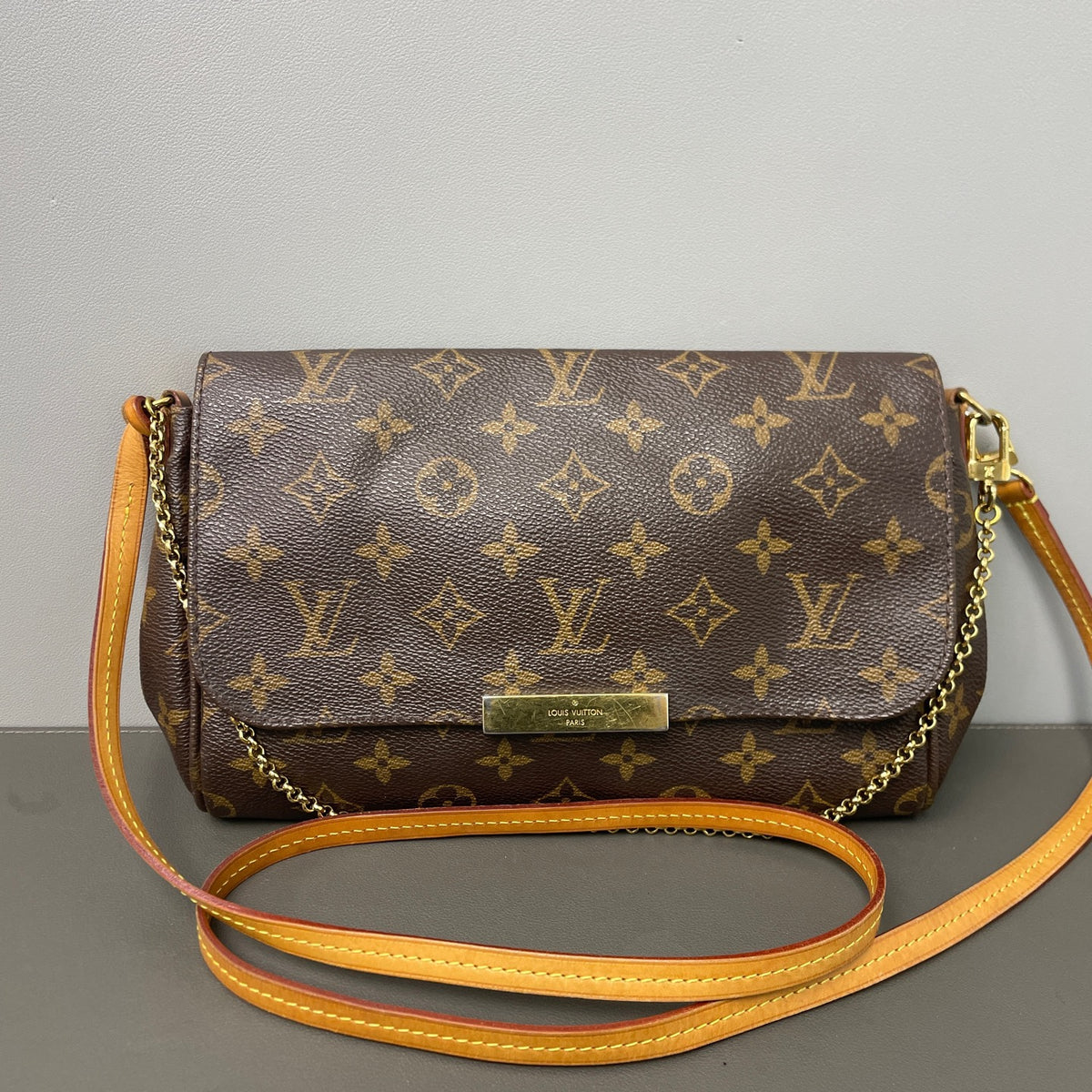 Louis Vuitton - Favorite crossbody bag - Leather - Brown - (small)