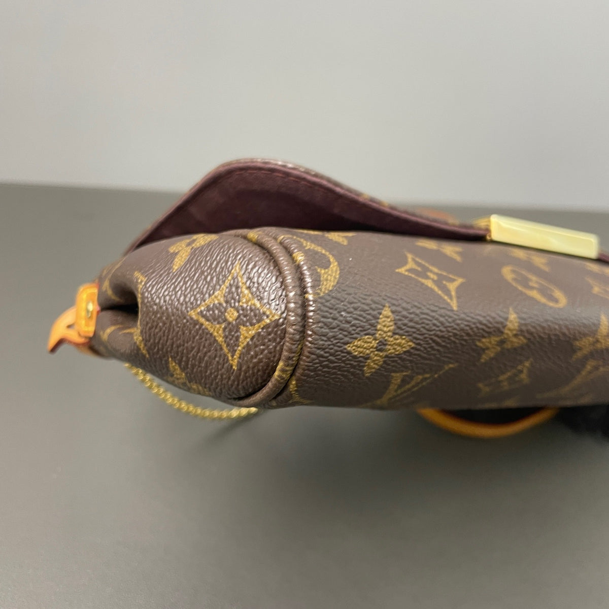 Louis Vuitton - Favorite crossbody bag - Leather - Brown - (small)