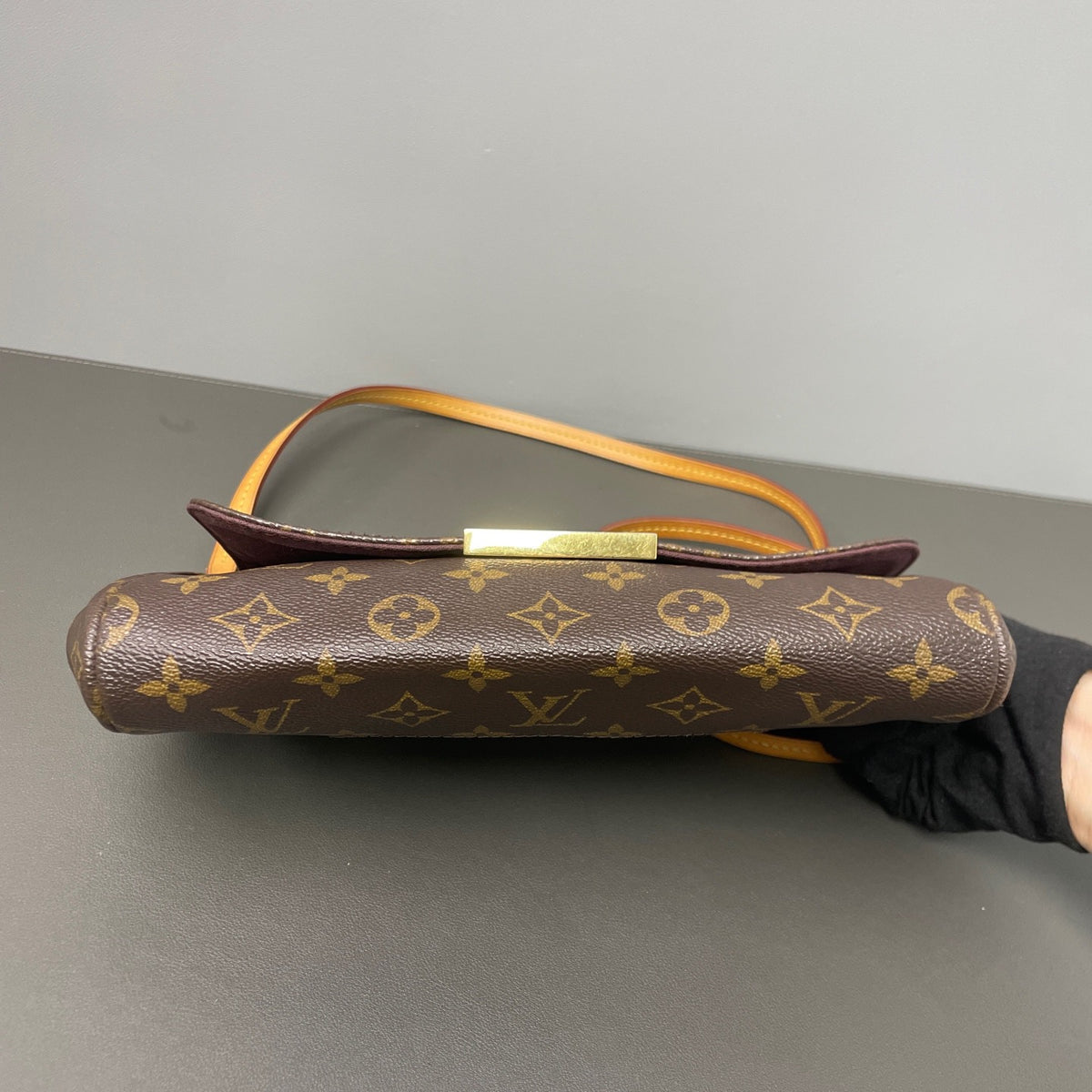 Louis Vuitton - Favorite crossbody bag - Leather - Brown - (small)