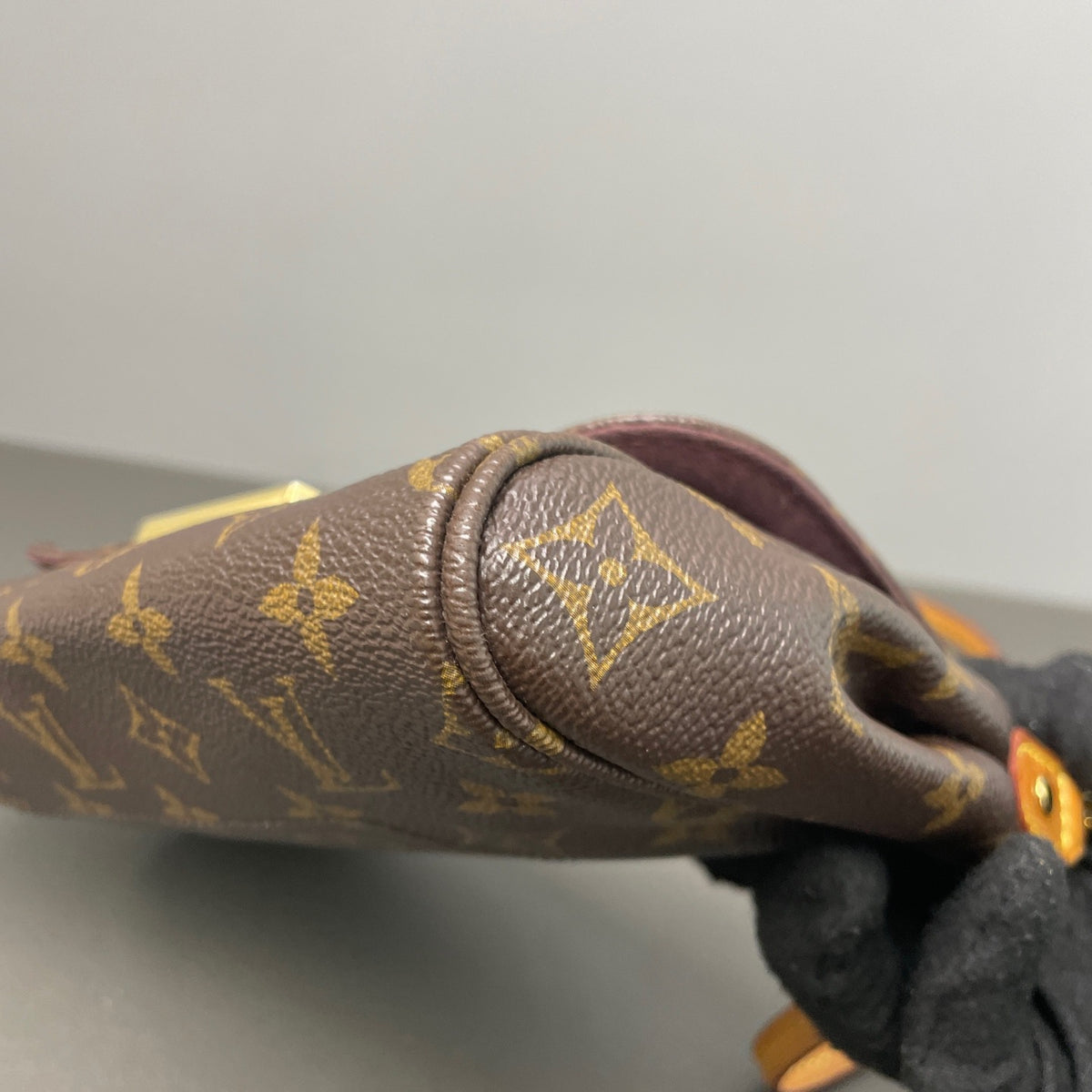 Louis Vuitton - Favorite crossbody bag - Leather - Brown - (small)