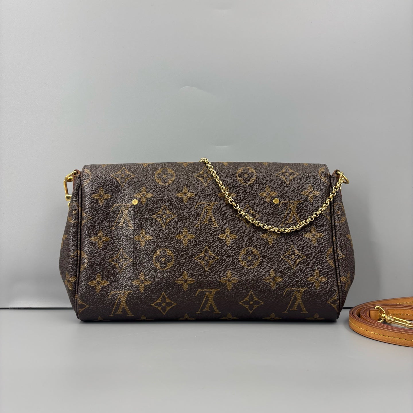 Louis Vuitton - Favorite - Leather - Brown - (medium)
