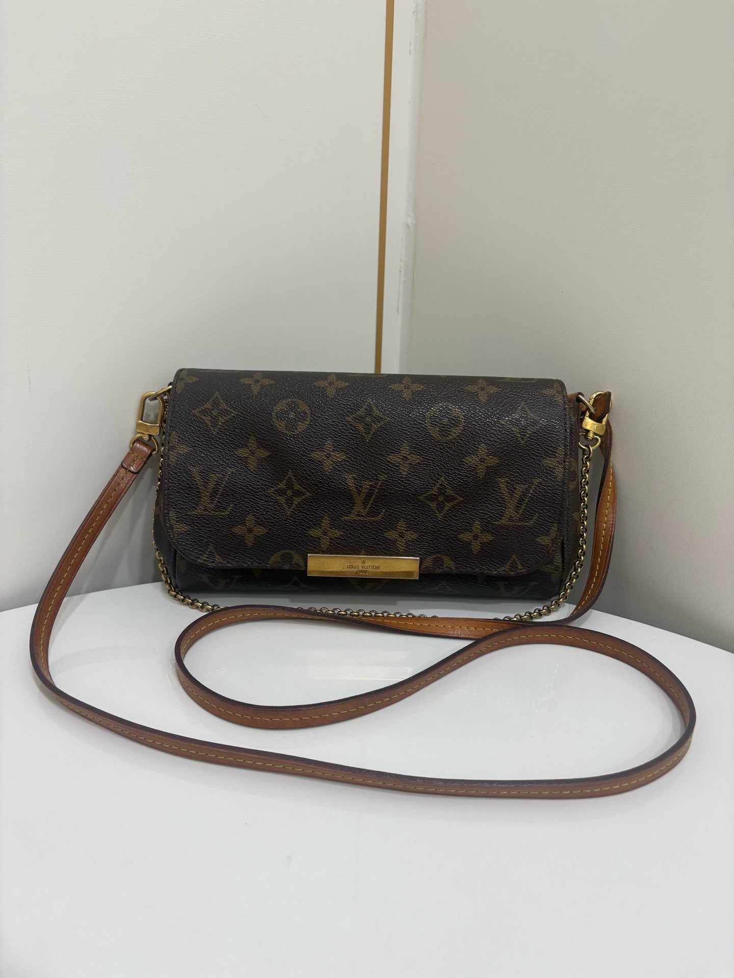 Louis Vuitton - Favorite - Leather - Brown - (small)