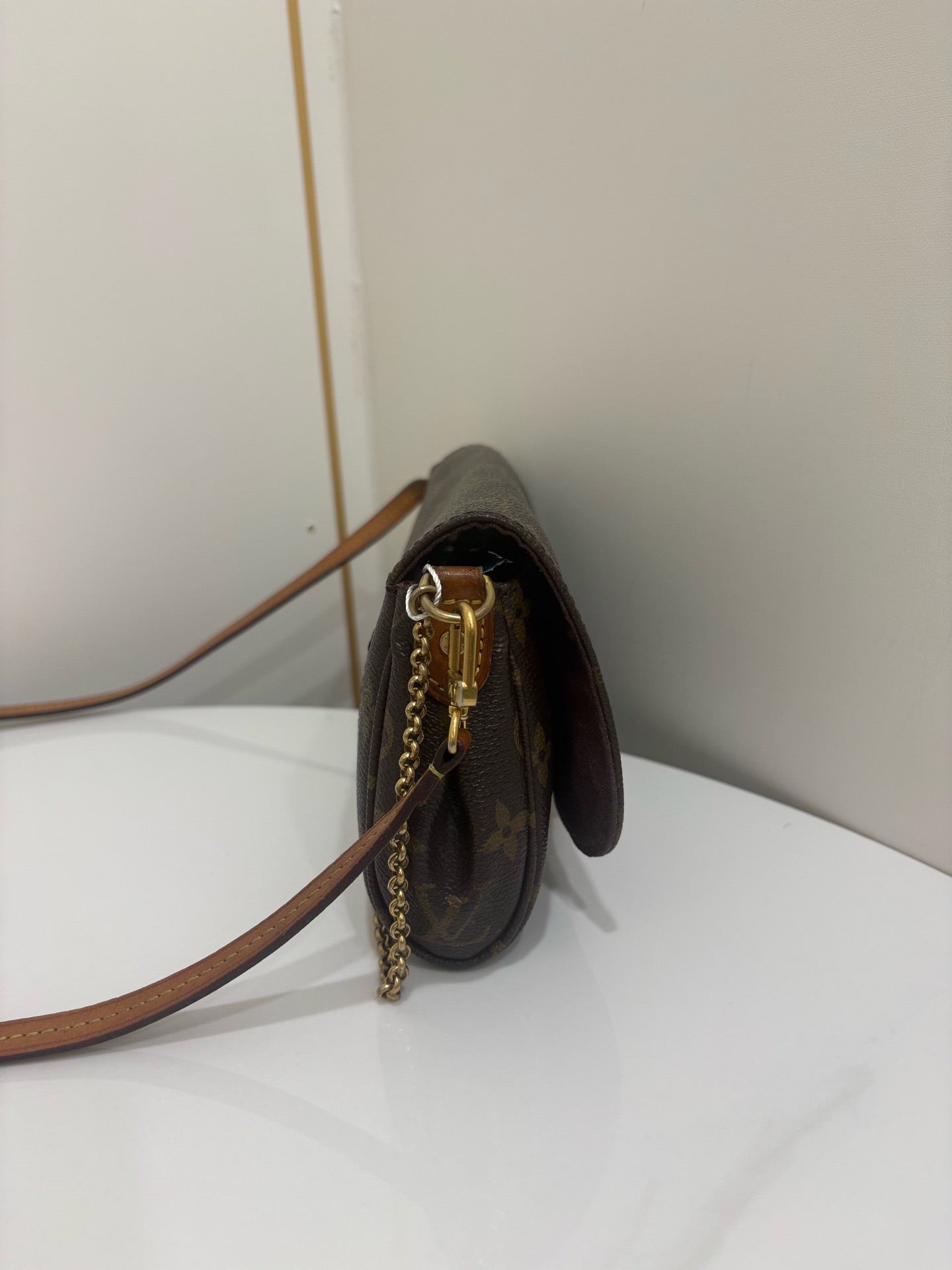 Louis Vuitton - Favorite - Leather - Brown - (small)