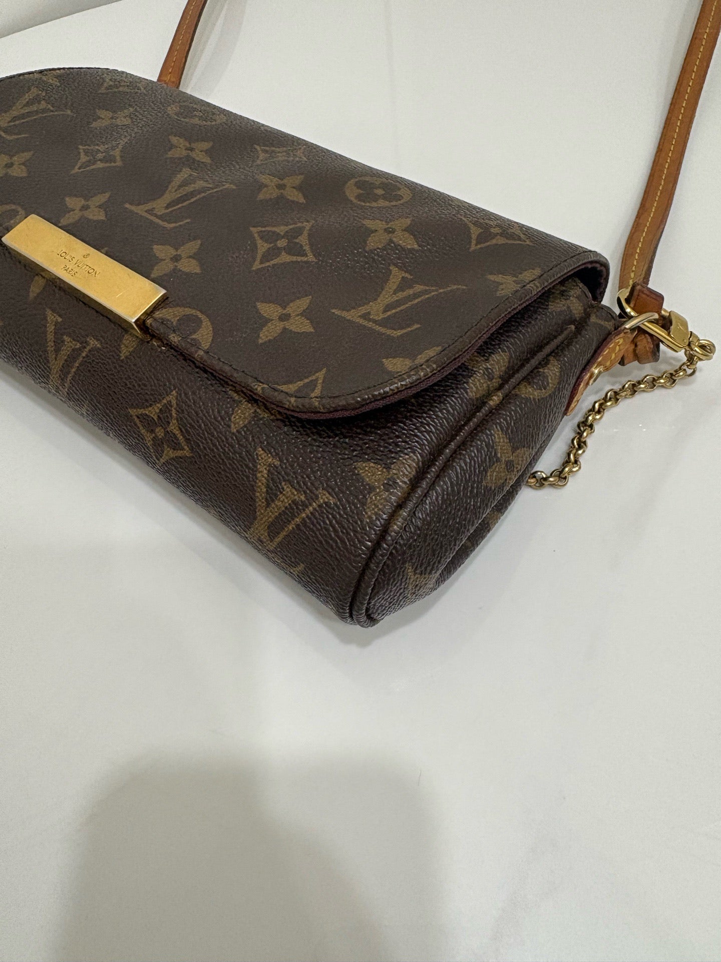 Louis Vuitton - Favorite - Leather - Brown - (small)