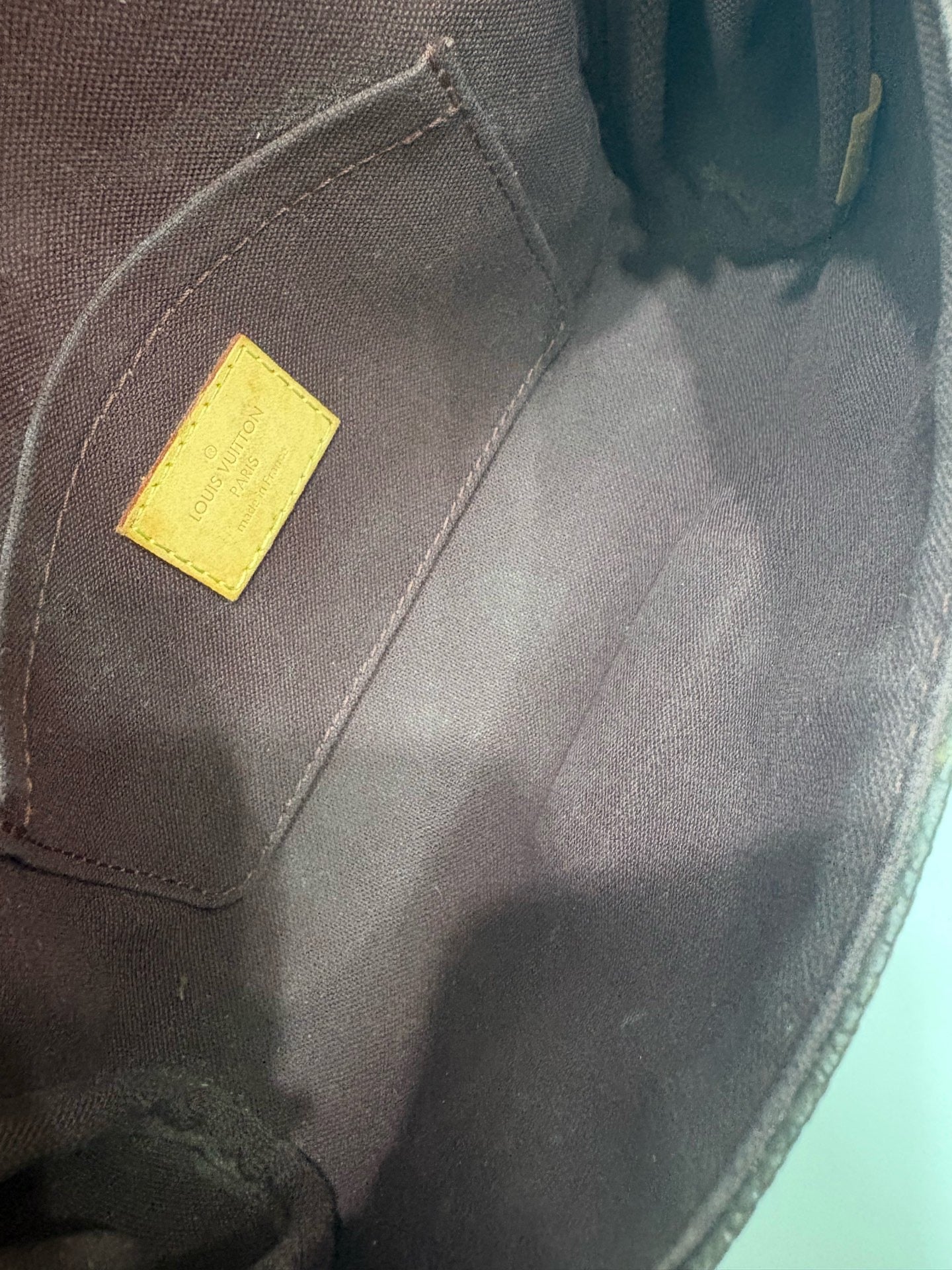 Louis Vuitton - Favorite - Leather - Brown - (small)