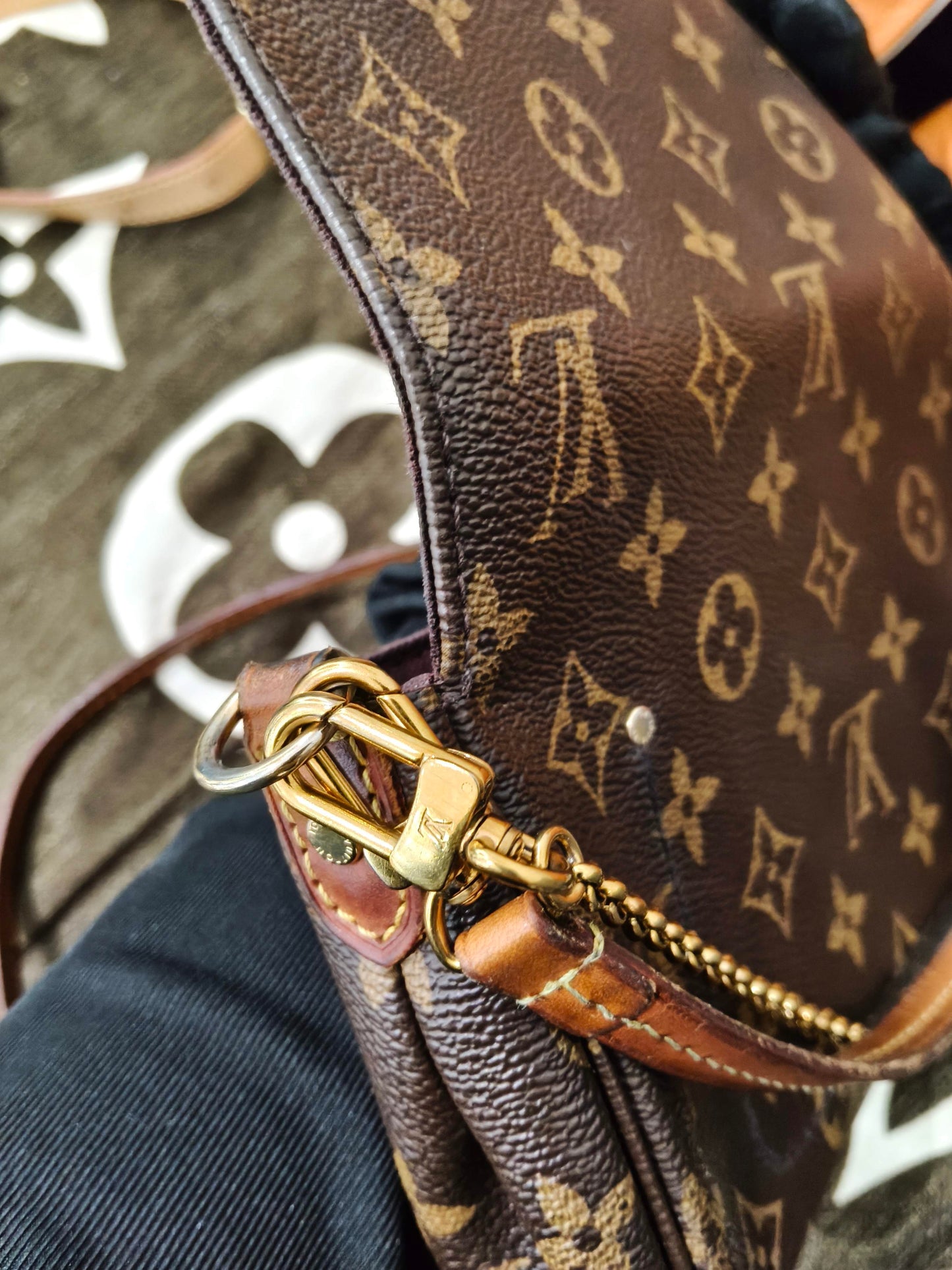 Louis Vuitton - Favorite - Leather - Brown - (small)