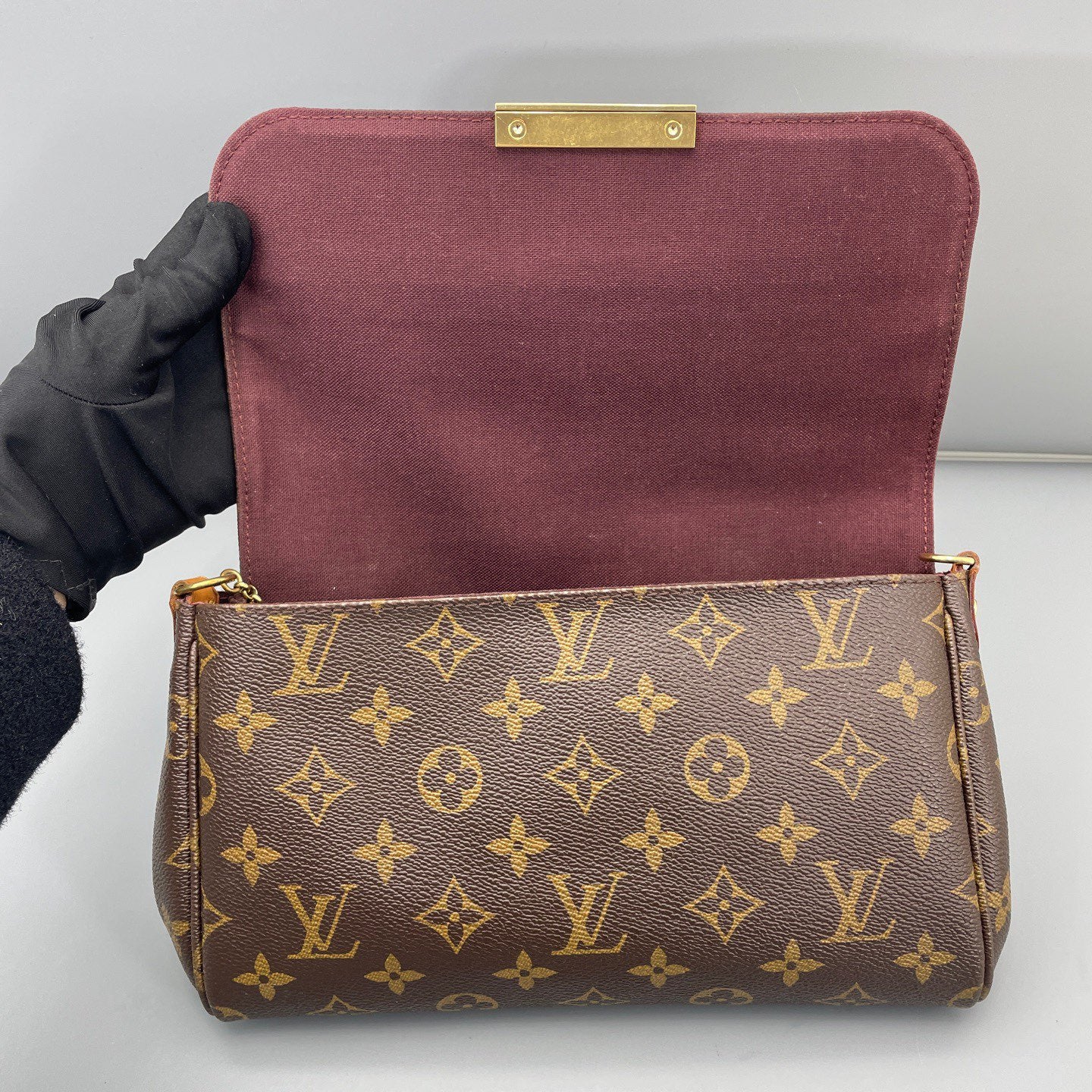 Louis Vuitton - Favorite MM - Monogram coated canvas with Vachetta leather trim - Brown - (Medium)