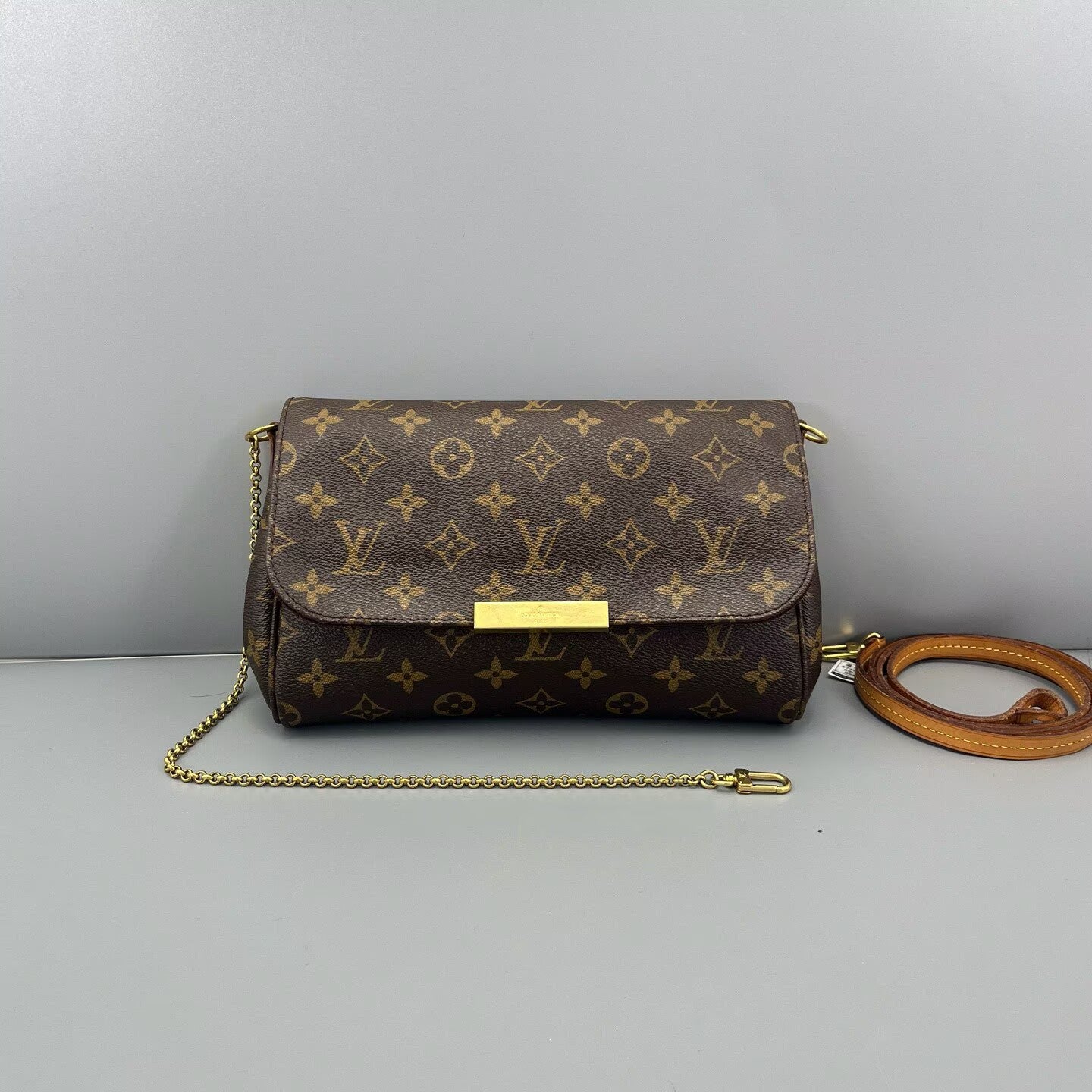 Louis Vuitton - Favorite MM - Monogram coated canvas with Vachetta leather trim - Brown - (Medium)