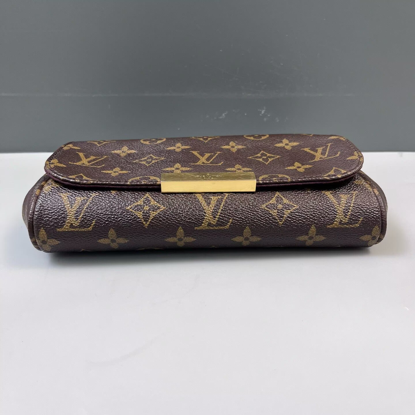 Louis Vuitton - Favorite - Monogram canvas with Vachetta leather trim - Brown - (Small)
