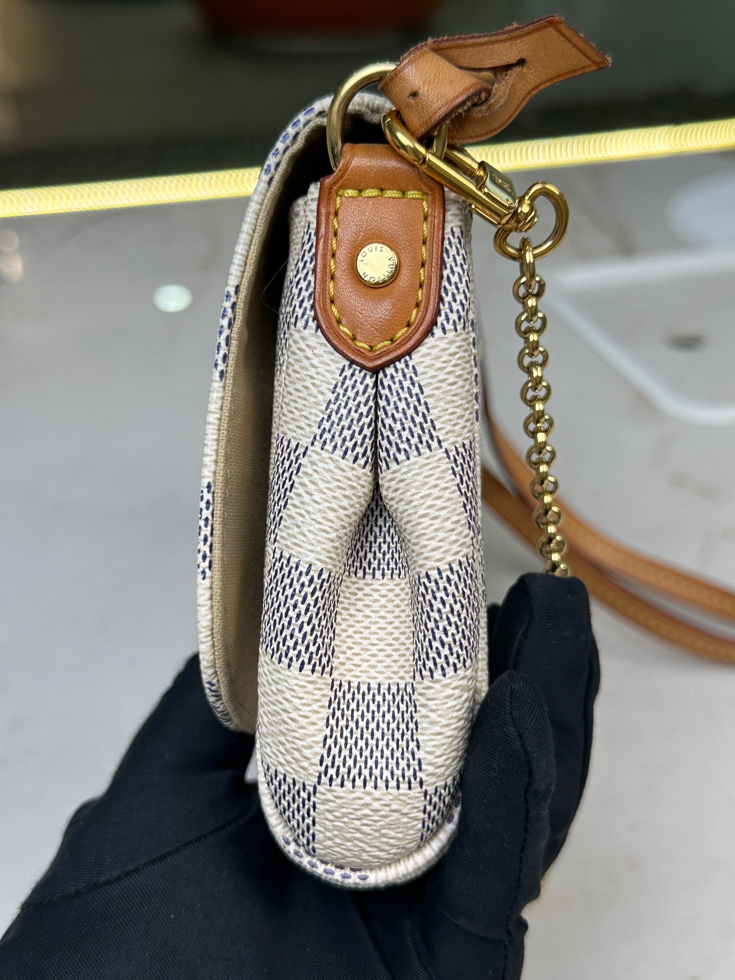 Louis Vuitton - Favorite PM - Coated canvas - White - (Small)