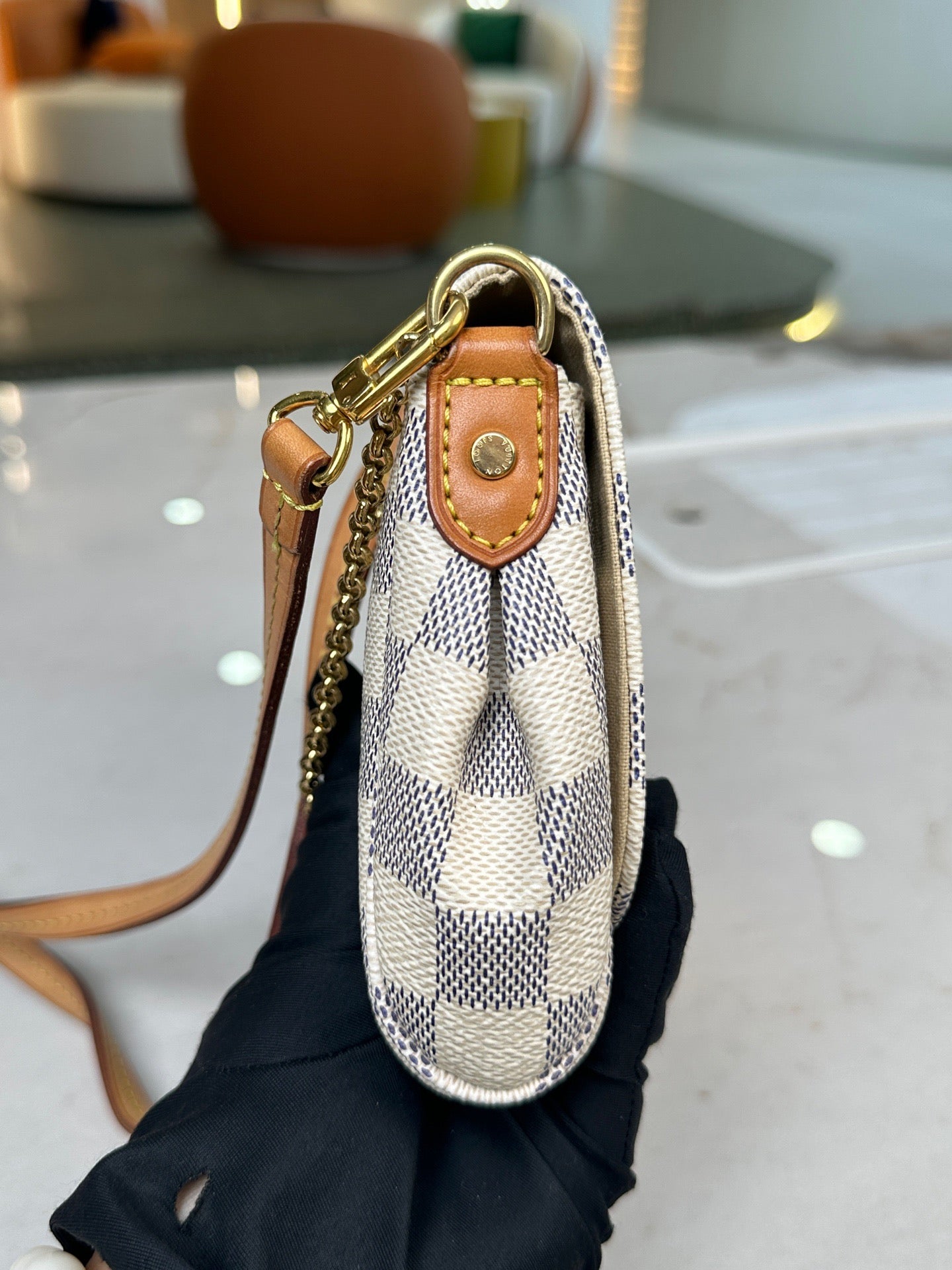 Louis Vuitton - Favorite PM - Coated canvas - White - (Small)