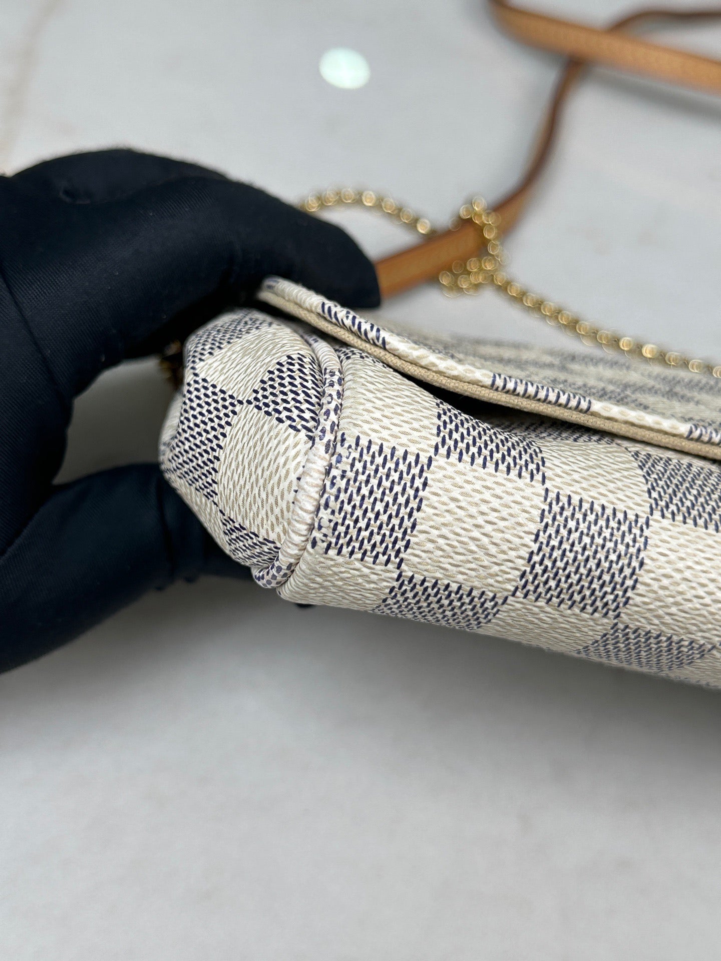 Louis Vuitton - Favorite PM - Coated canvas - White - (Small)