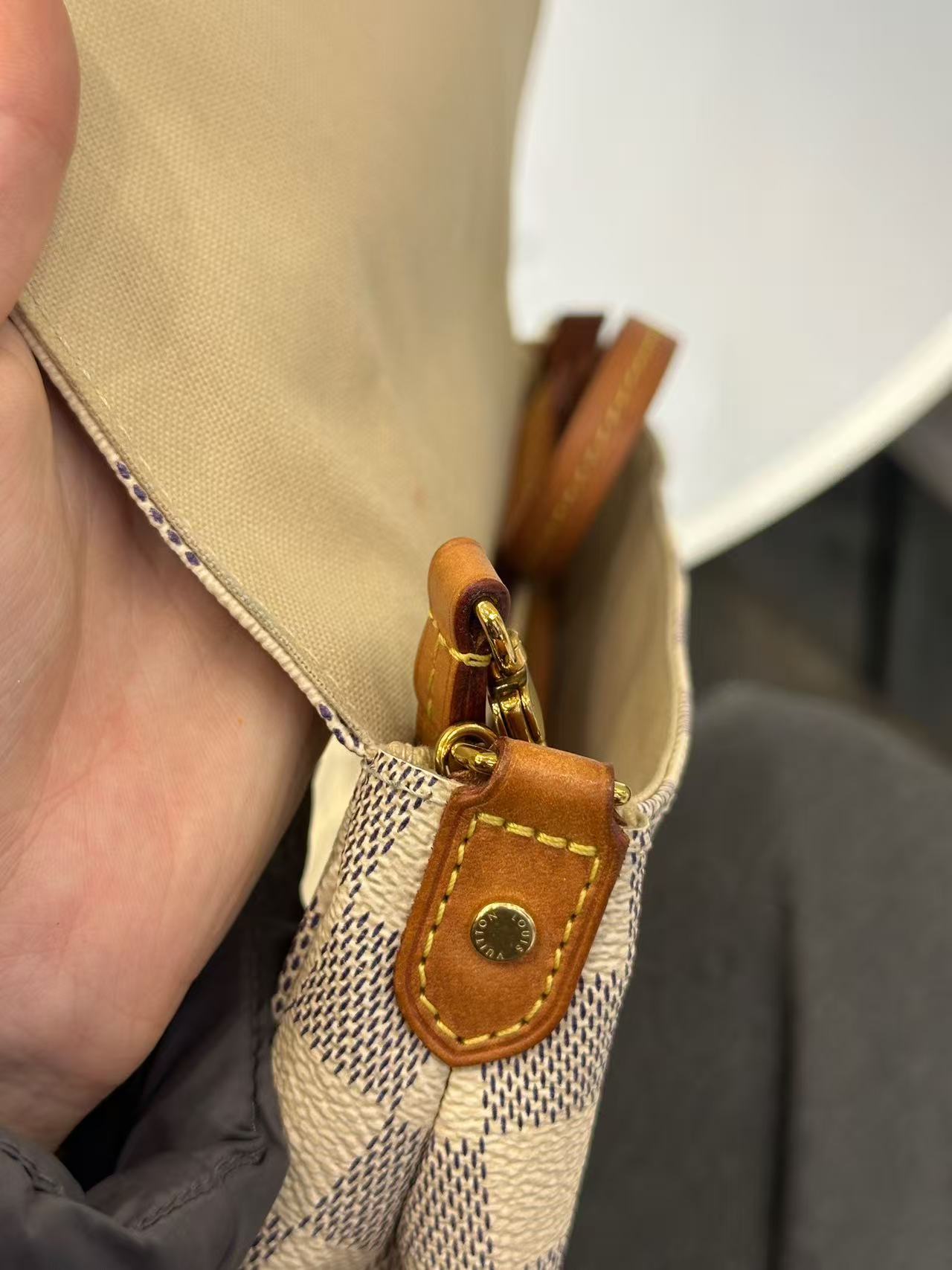 Louis Vuitton - Favorite PM - Damier Azur coated canvas with natural cowhide leather trim - White - (small)